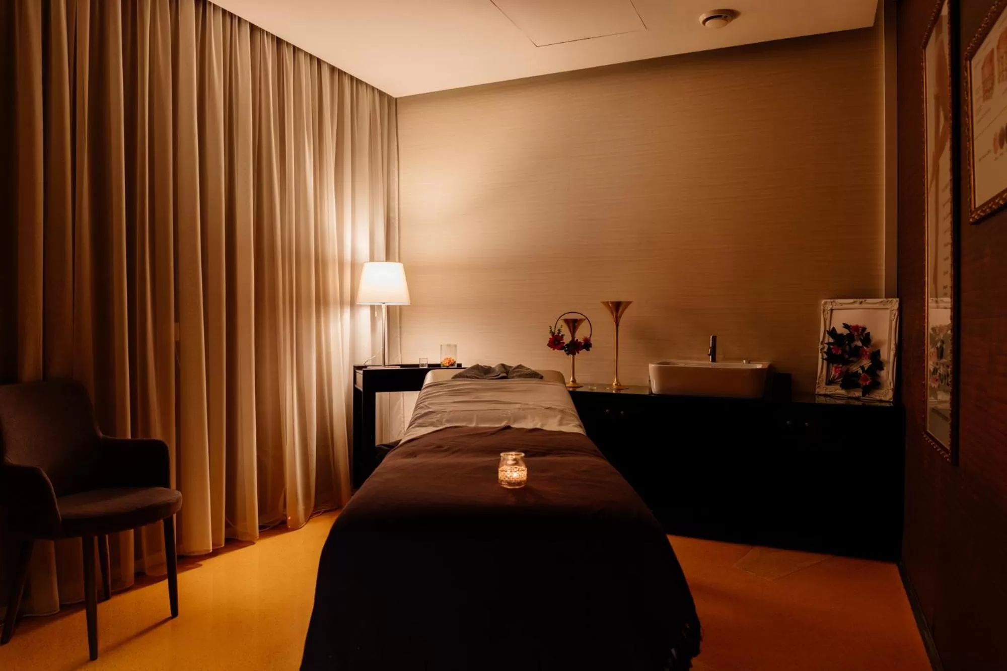 Massage, Bed in Axis Viana Business & SPA Hotel