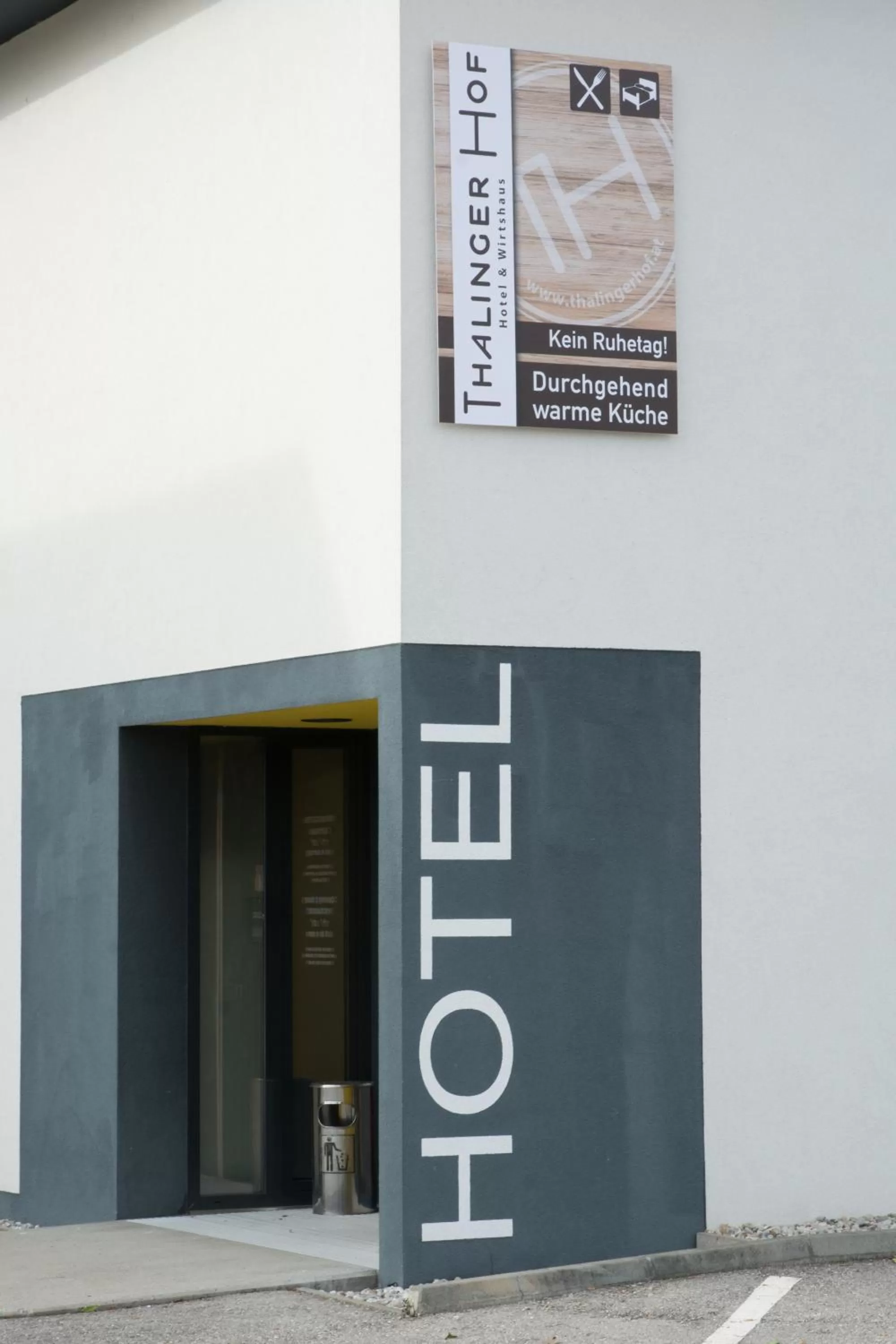 Property building in Thalinger Hof