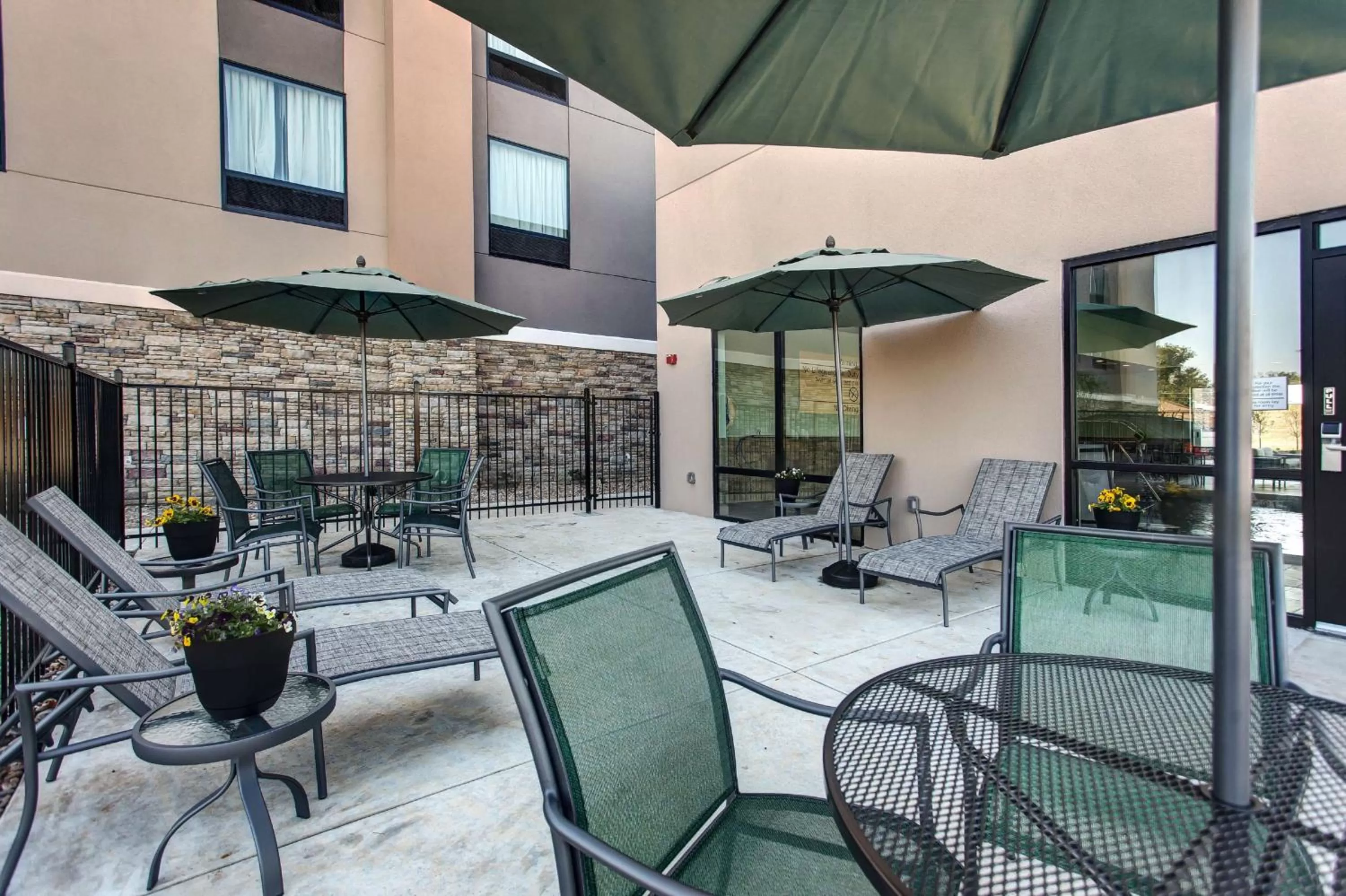 Patio in Hampton Inn & Suites-Wichita/Airport, KS
