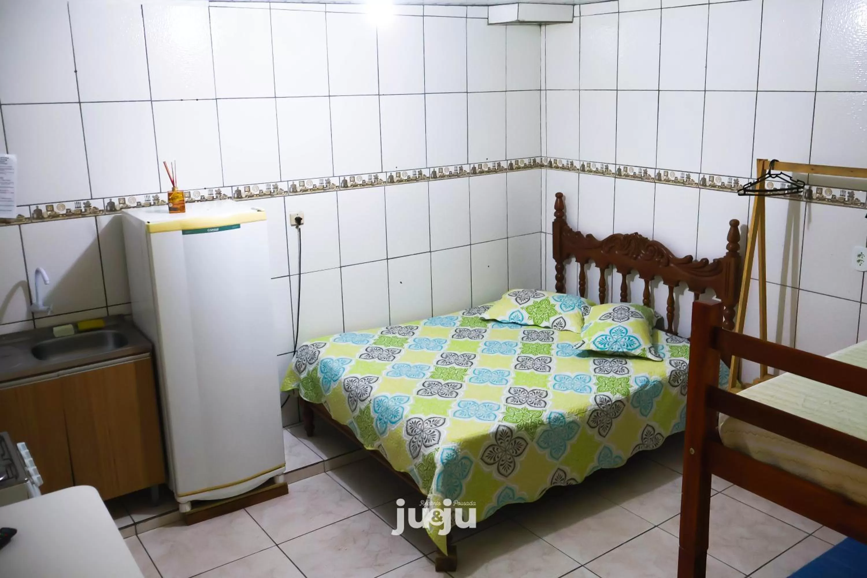 Recanto Pousada JU&JU com piscina COMPARTILHADA