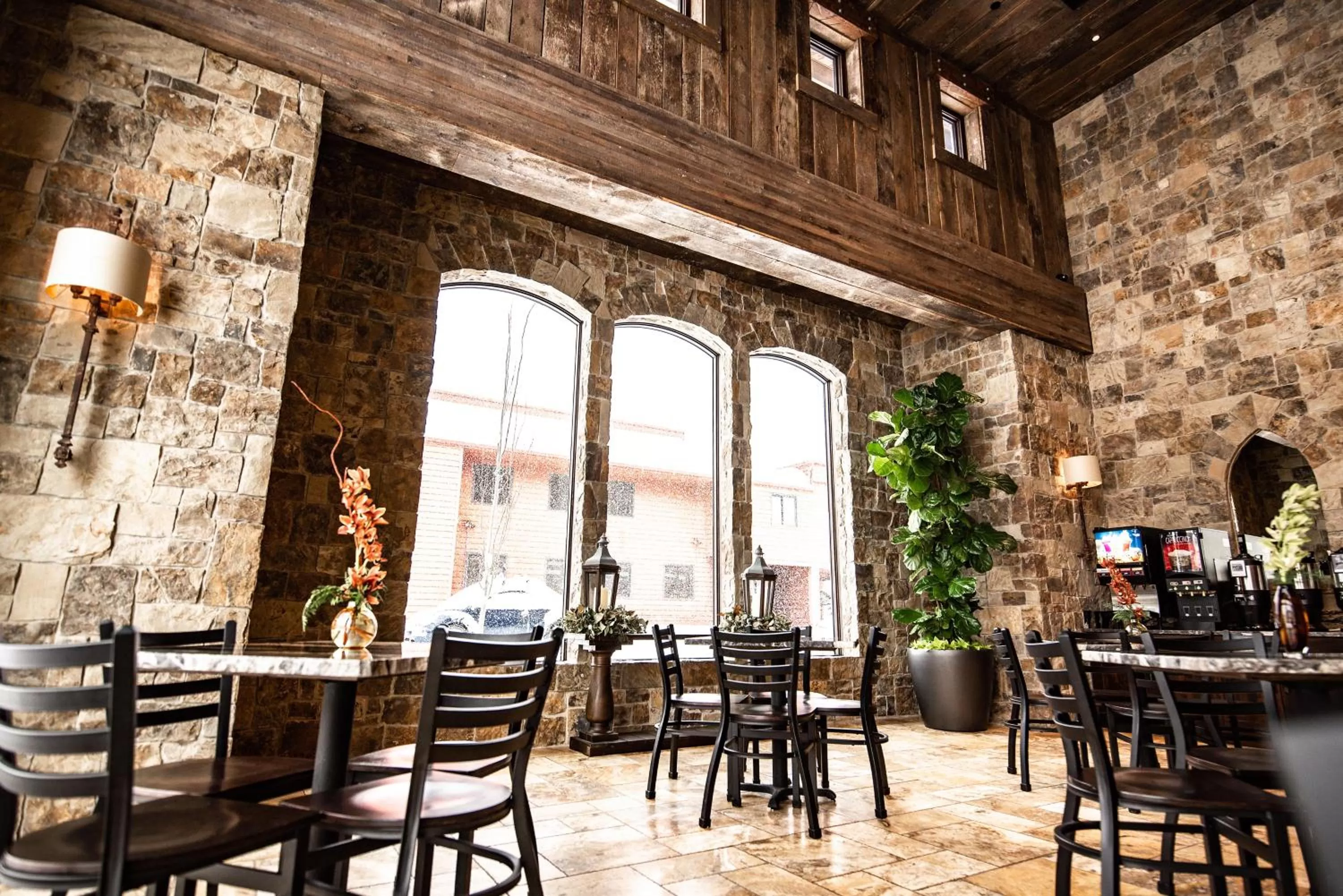 Breakfast in Elk Country Inn