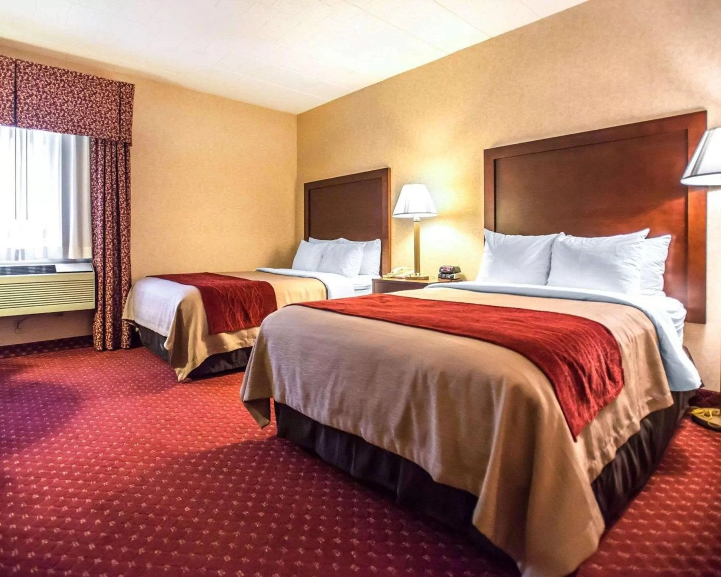 Standard Double Room with Two Double Beds in Comfort Inn Pocono Lakes Region