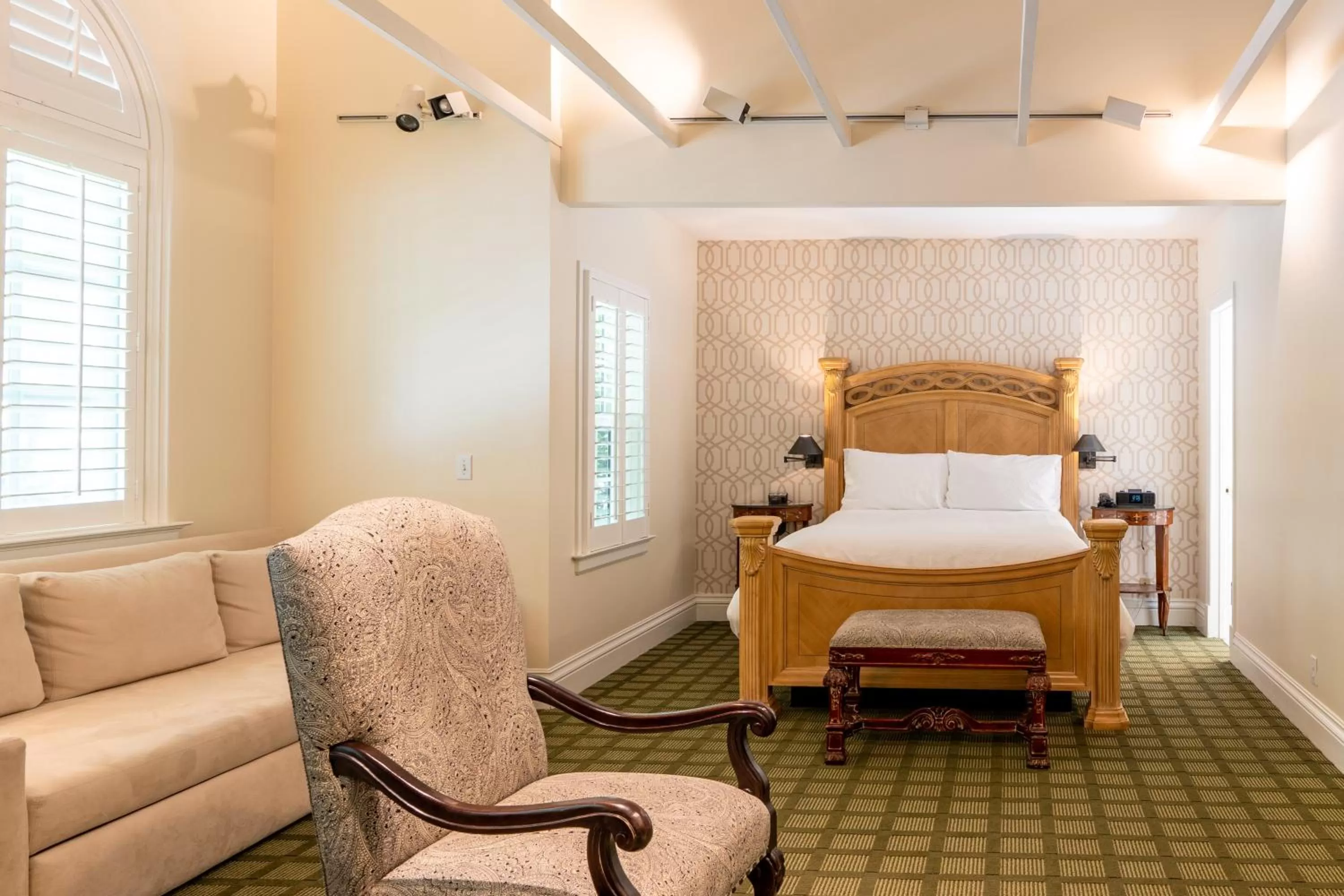 Bedroom, Bed in The Bergson, BW Signature Collection