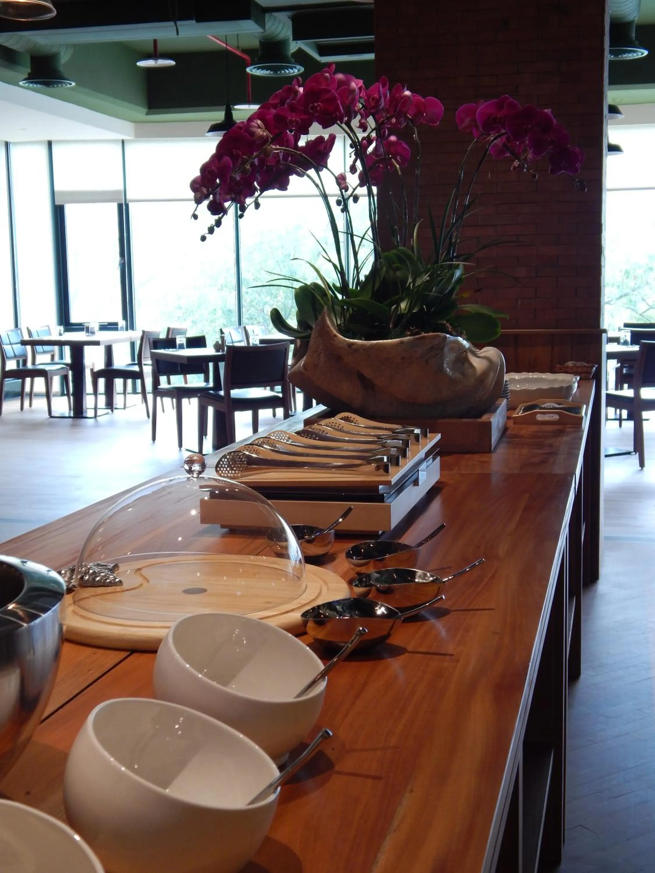 Restaurant/places to eat in Yusense Hotel