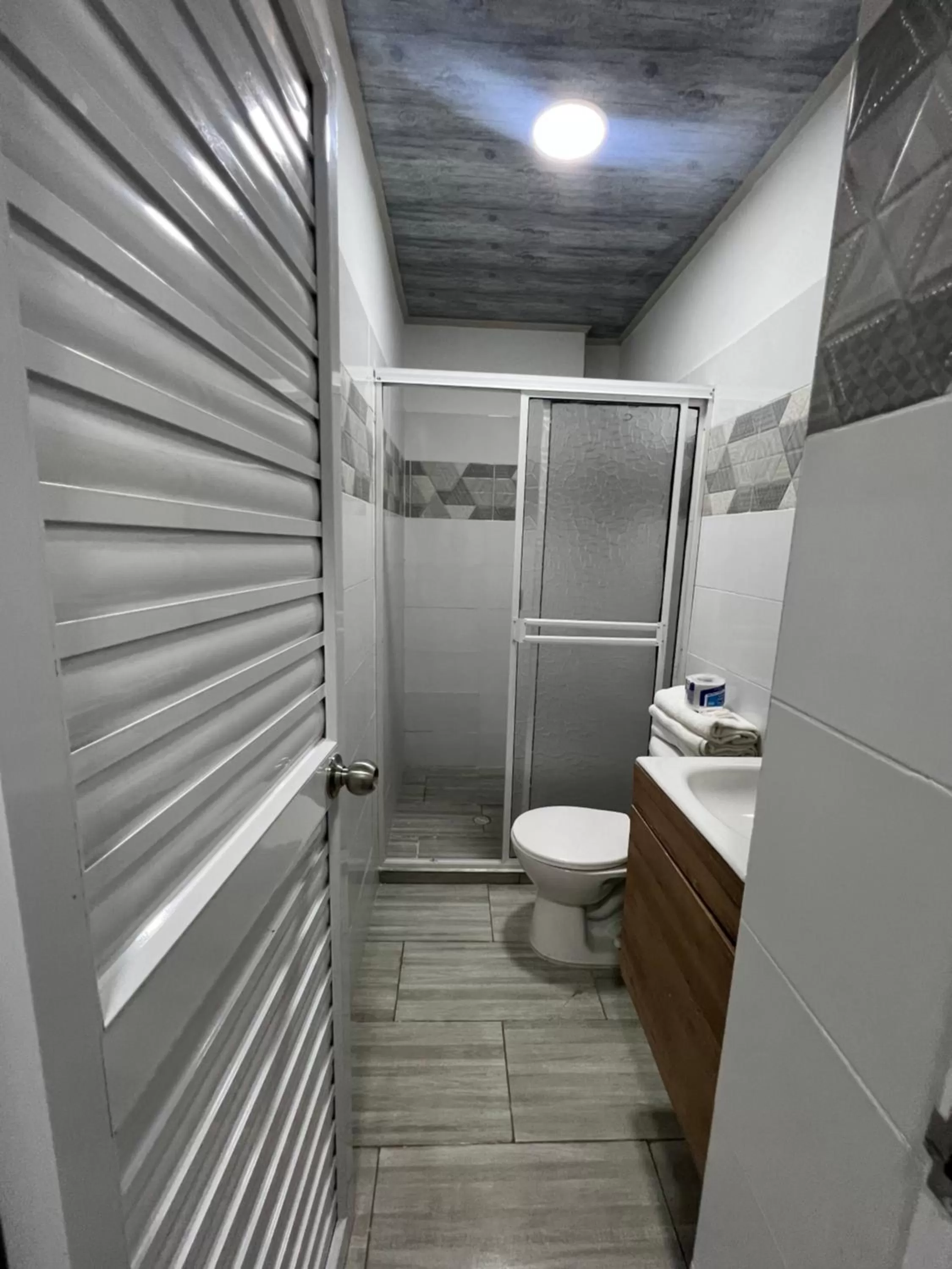 Bathroom in Apartamentos Isla Tropical