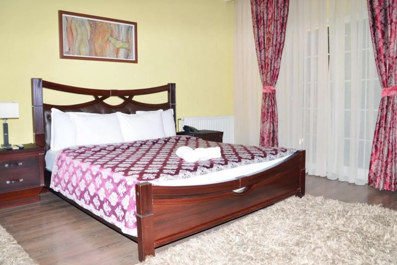 Bed in Hotel Begolli