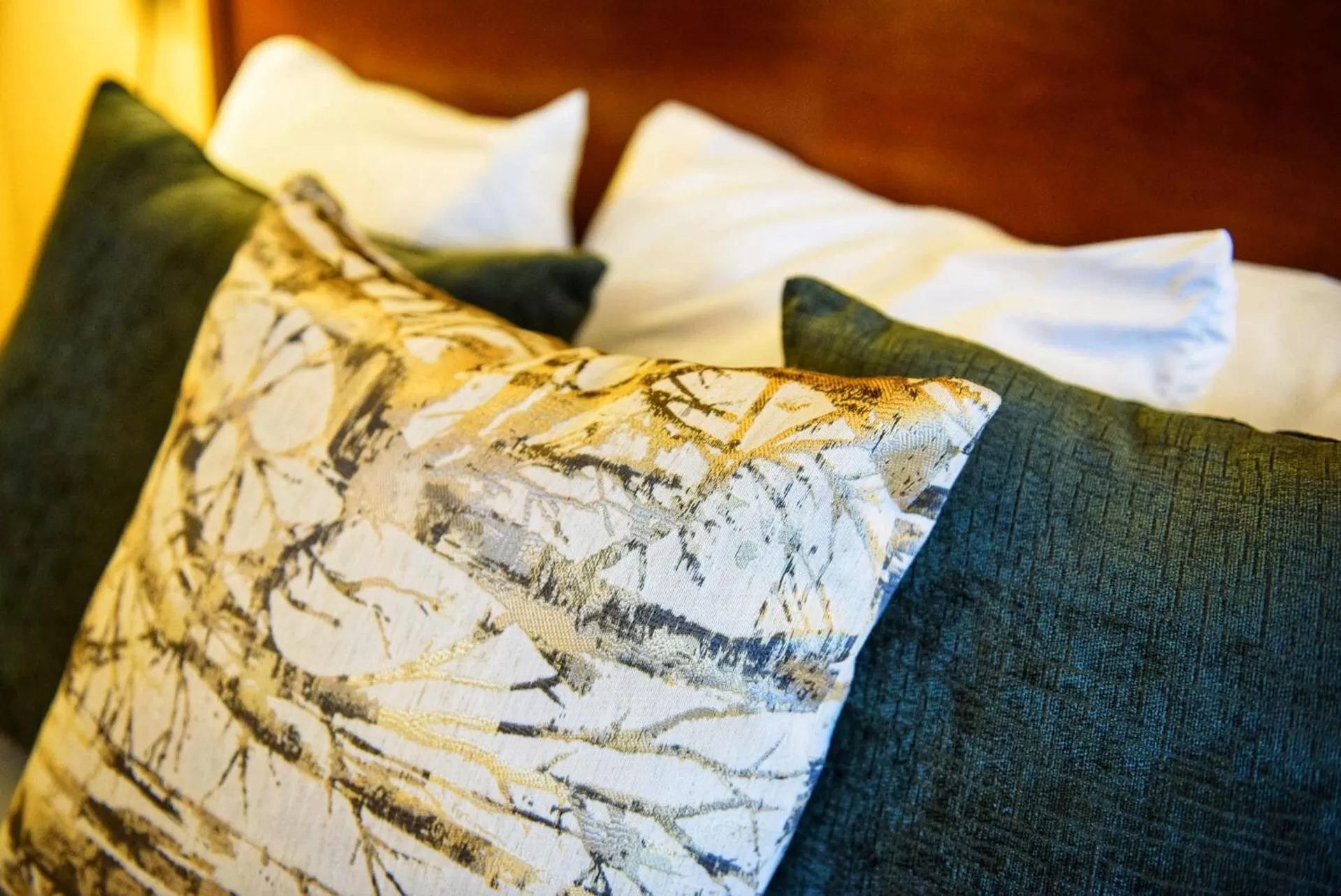 Bed in Georgetown Inn Seattle