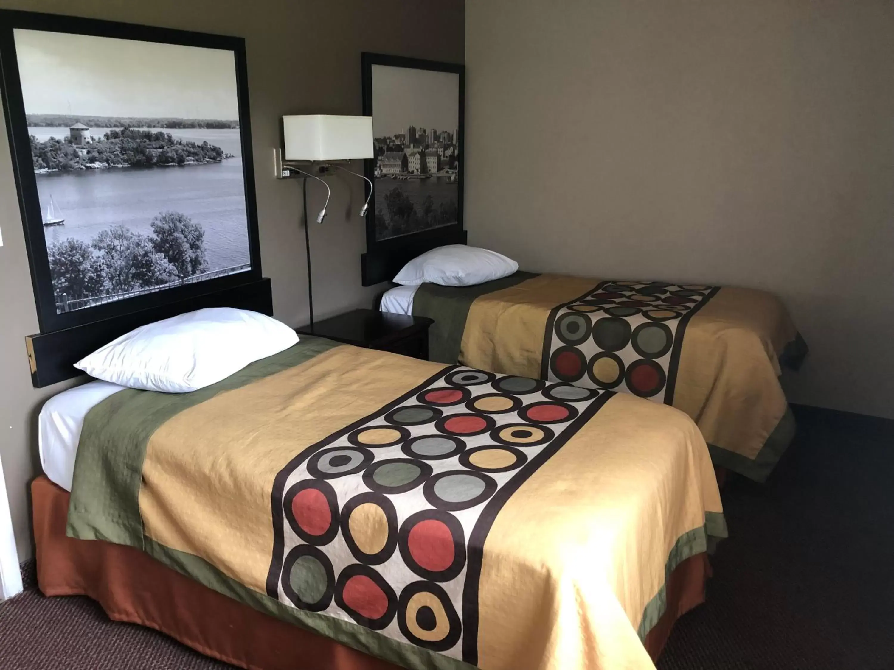 Two-Bedroom Suite with Two Queen Beds - Non-Smoking in Super 8 by Wyndham Kingston Two-Bedroom Suite with Two Queen Beds - Non-Smoking in Super 8 by Wyndham Kingston