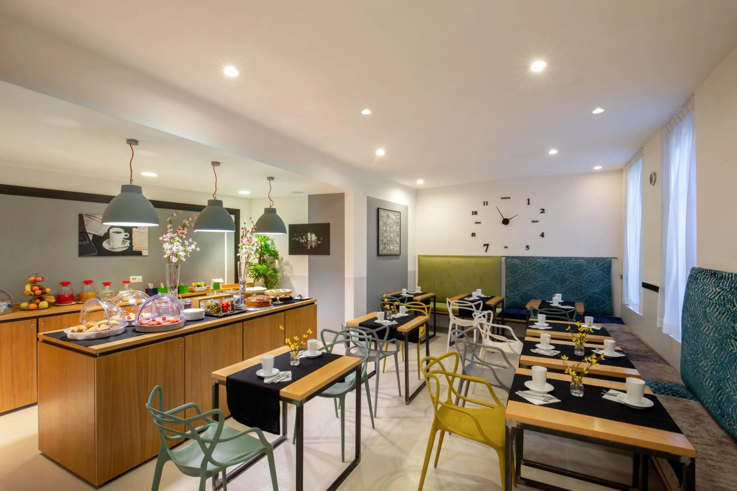 Food and drinks in Viminale View Hotel