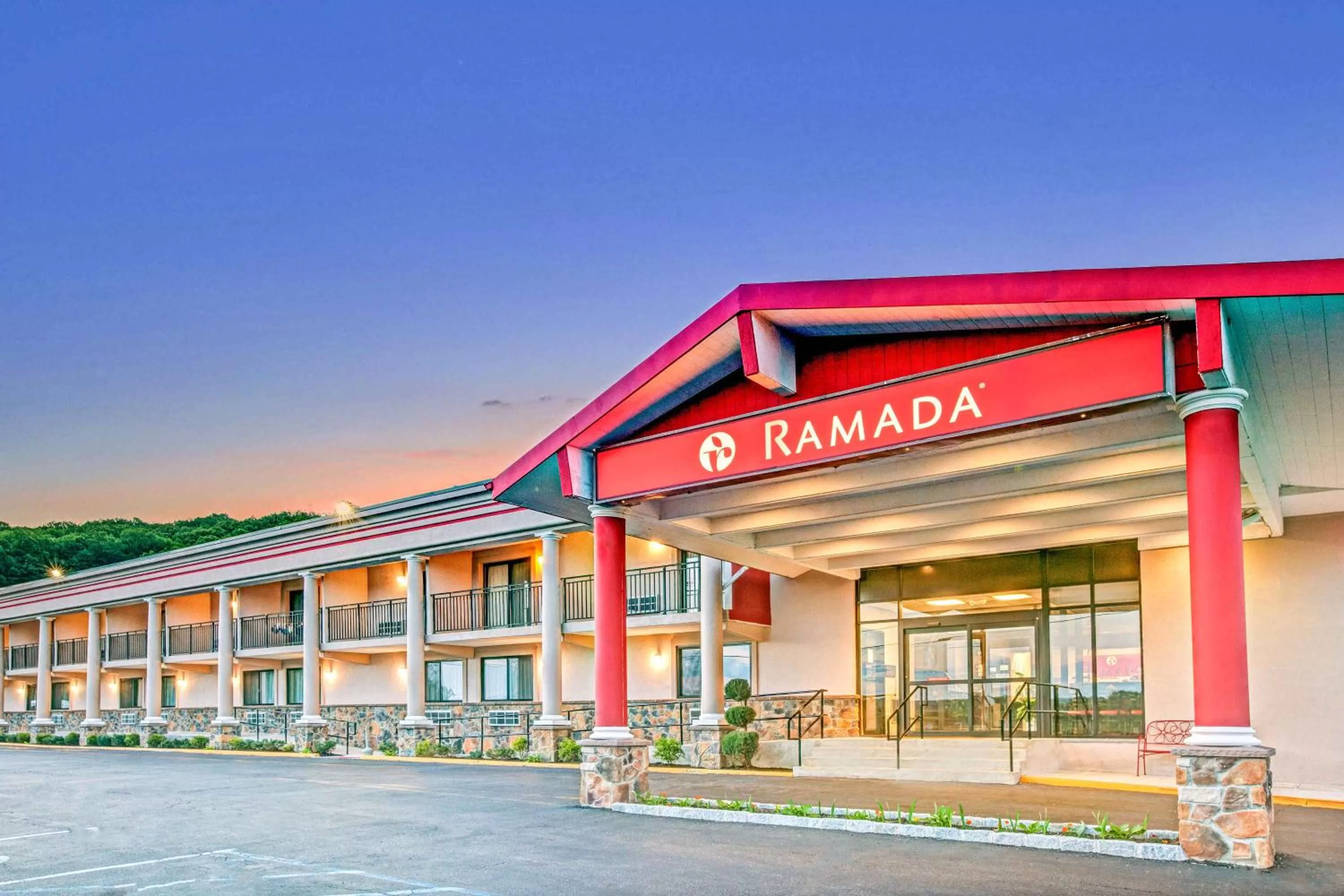 Facade/entrance in Ramada by Wyndham Rockaway