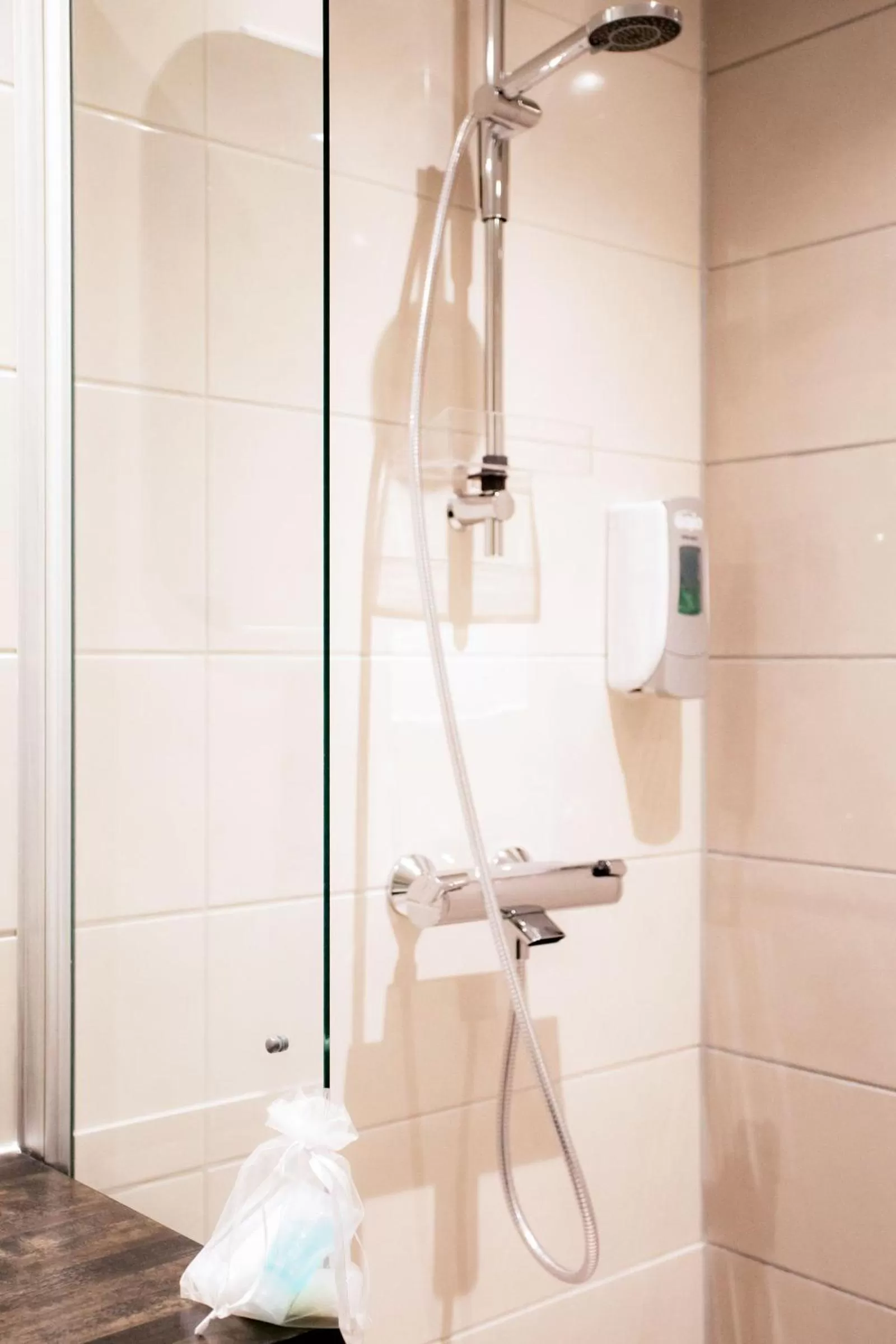 Shower in Hotel Vanha Rauma