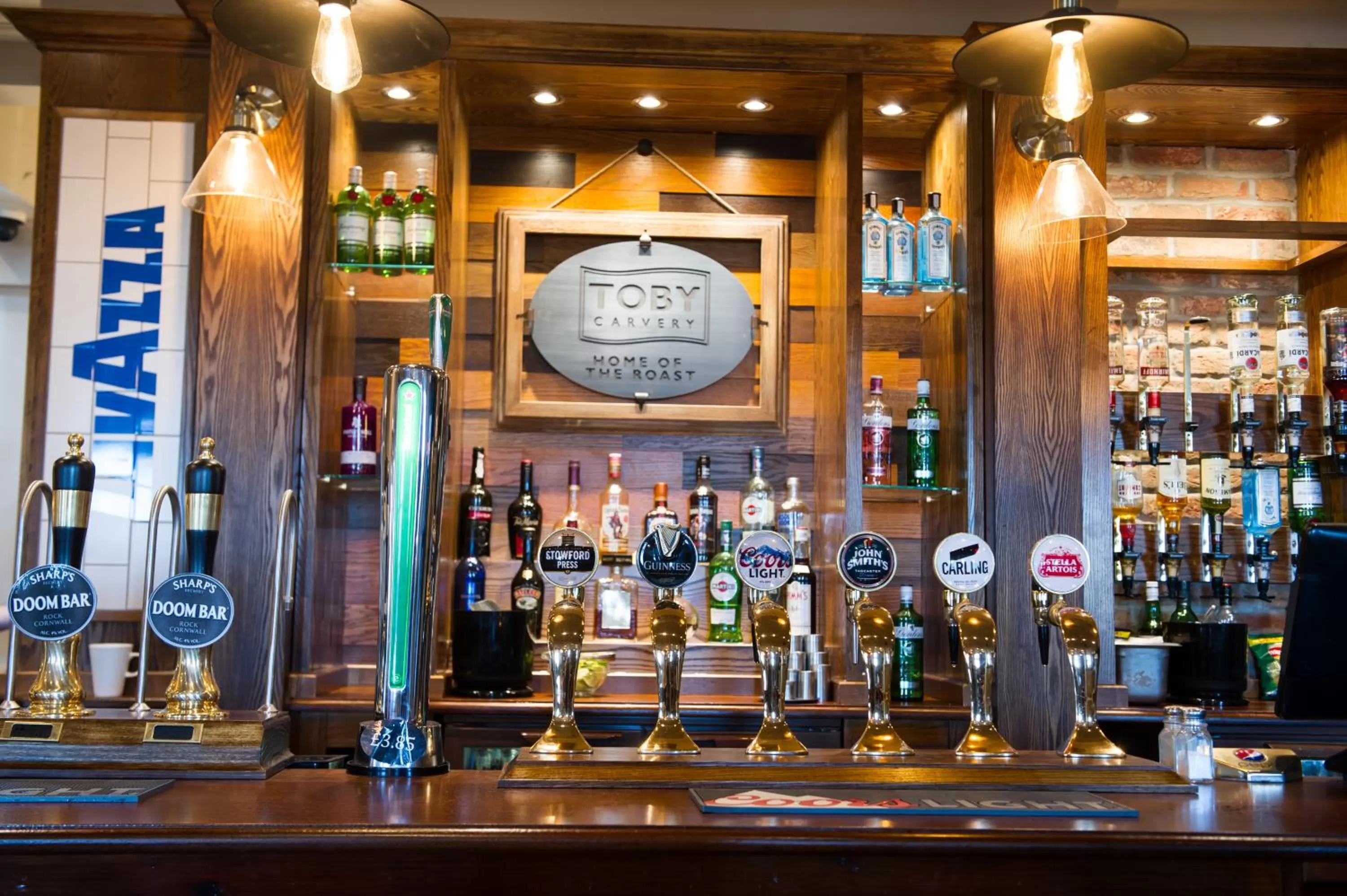 Lounge or bar in Toby Carvery Beckenham by Innkeeper's Collection