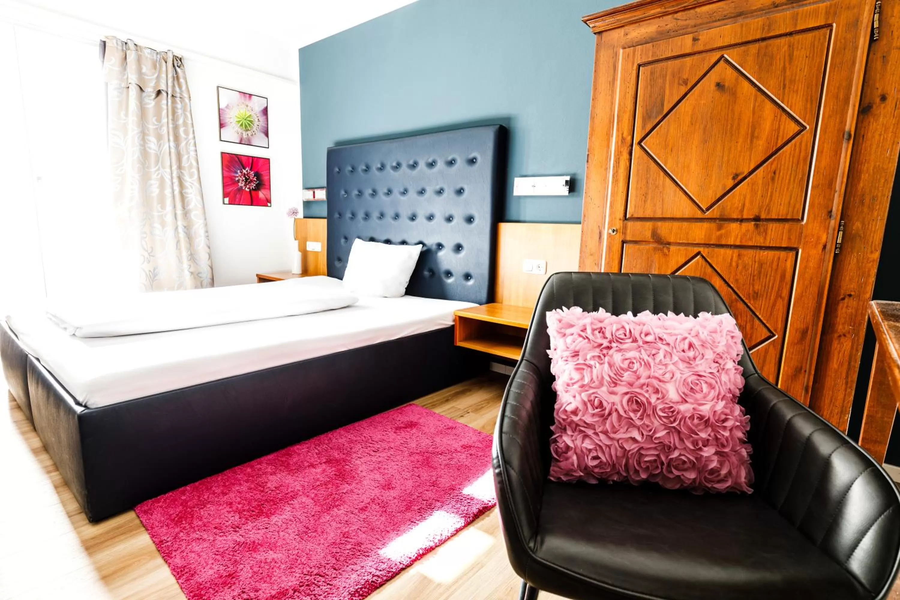 Photo of the whole room, Bed in Arthotel Restaurant Pfeffermühle