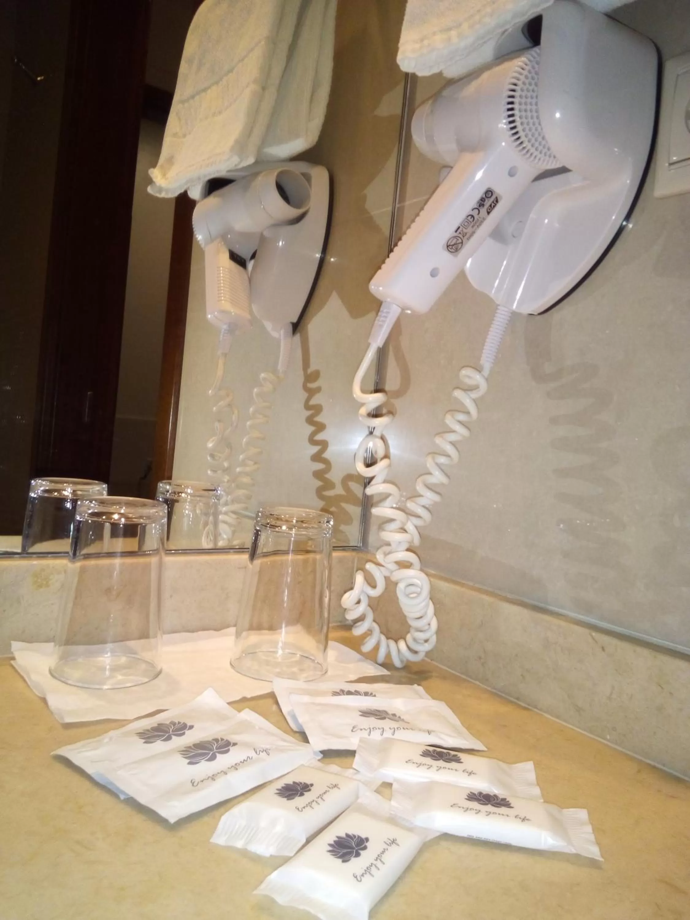 Shower in Hotel Aleluia