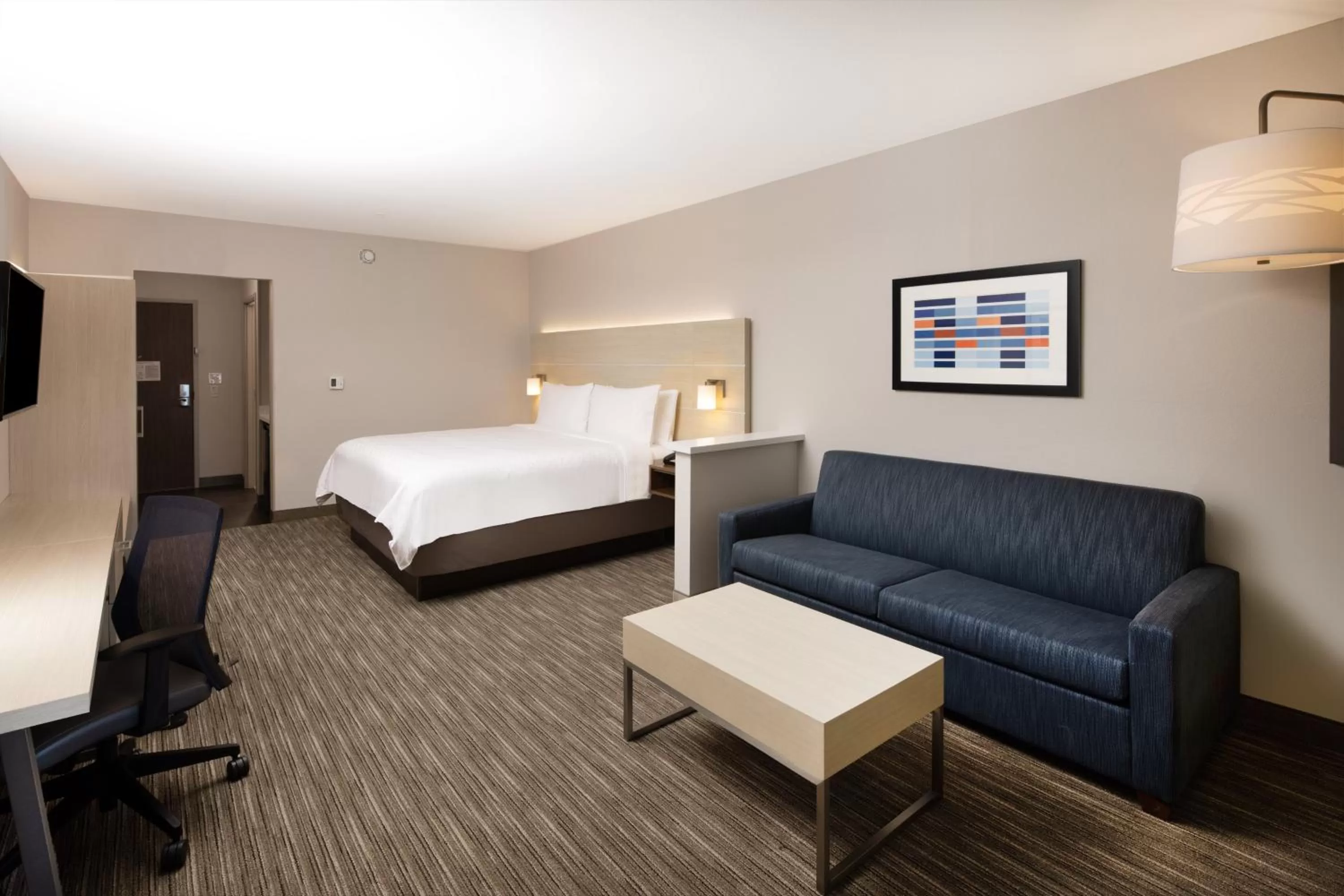 Photo of the whole room, Bed in Holiday Inn Express & Suites Ft Myers Beach-Sanibel Gateway by IHG