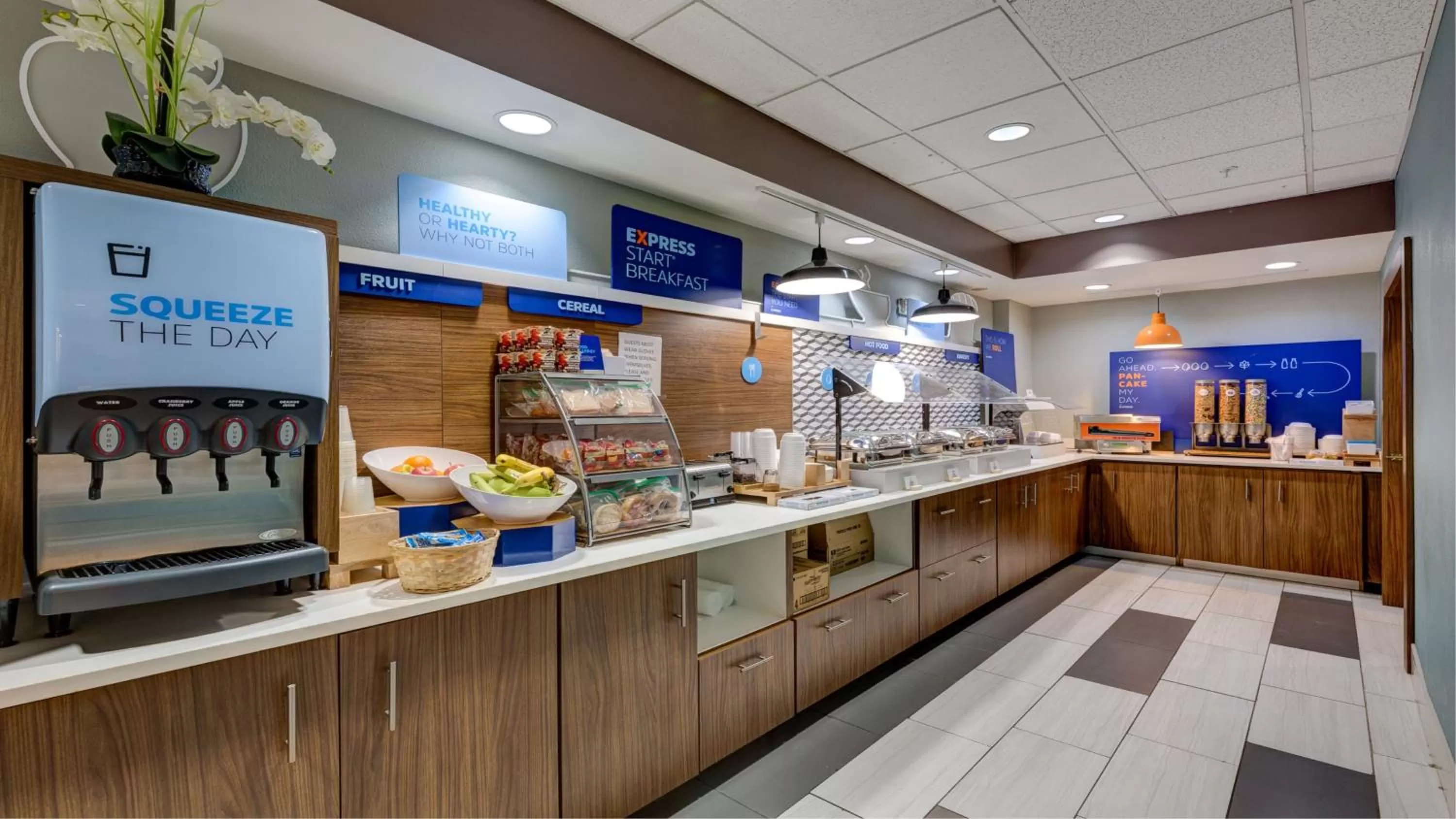 Breakfast in Holiday Inn Express & Suites Ashtabula-Geneva by IHG