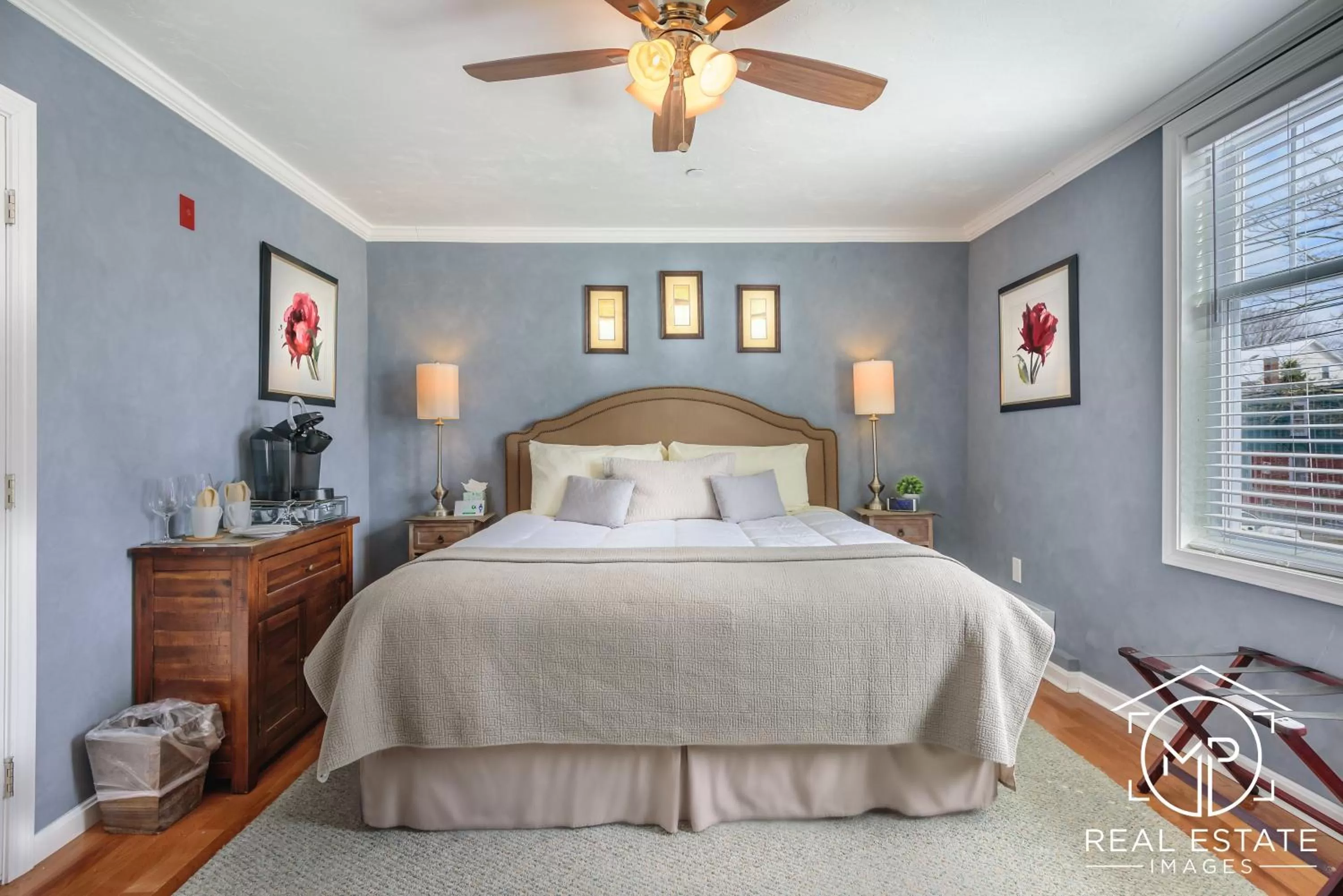 Bed in Bouchard Restaurant & Inn