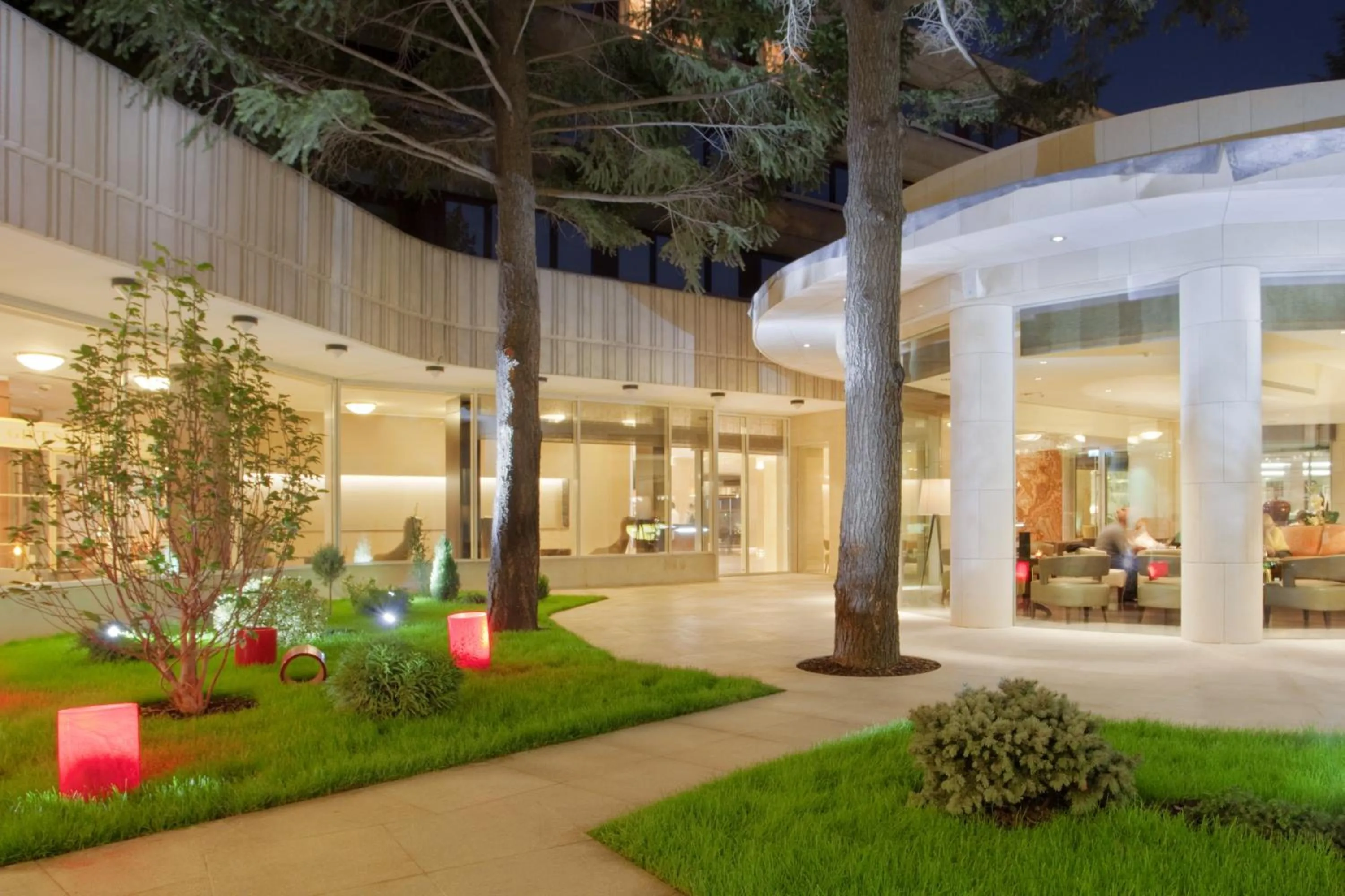 Garden in Crowne Plaza Bucharest by IHG