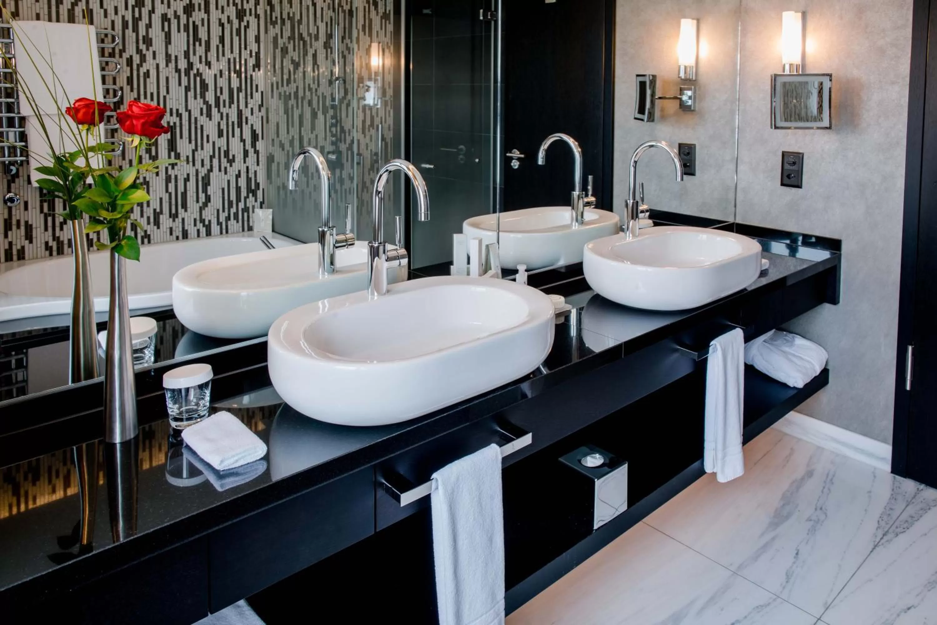 Shower in Hotel Schweizerhof Bern & Spa