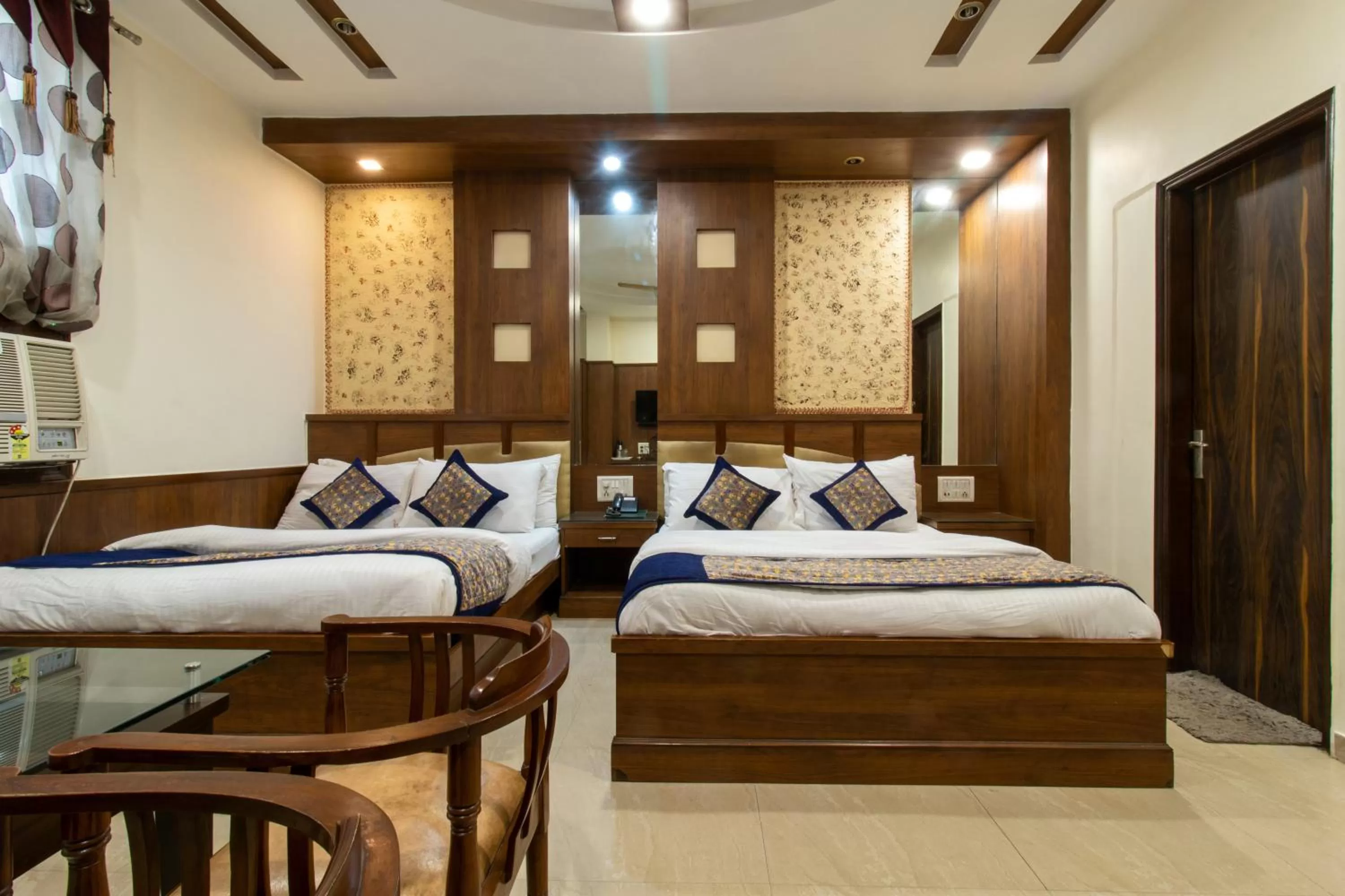 Deluxe Family Suite in Hotel Baba Deluxe -By RCG Hotels