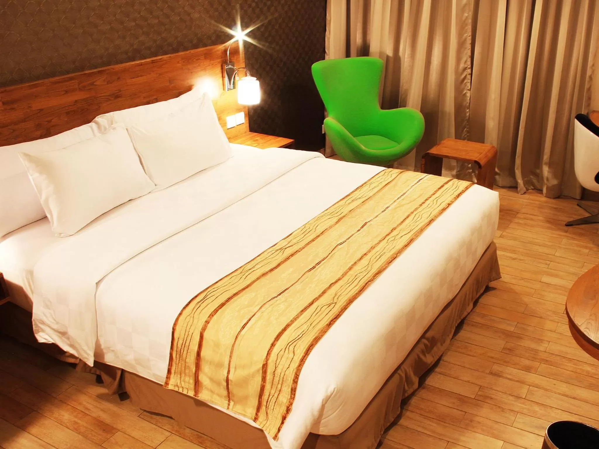 Superior Double Room in Hariston Hotel & Suites, Pluit - Jakarta