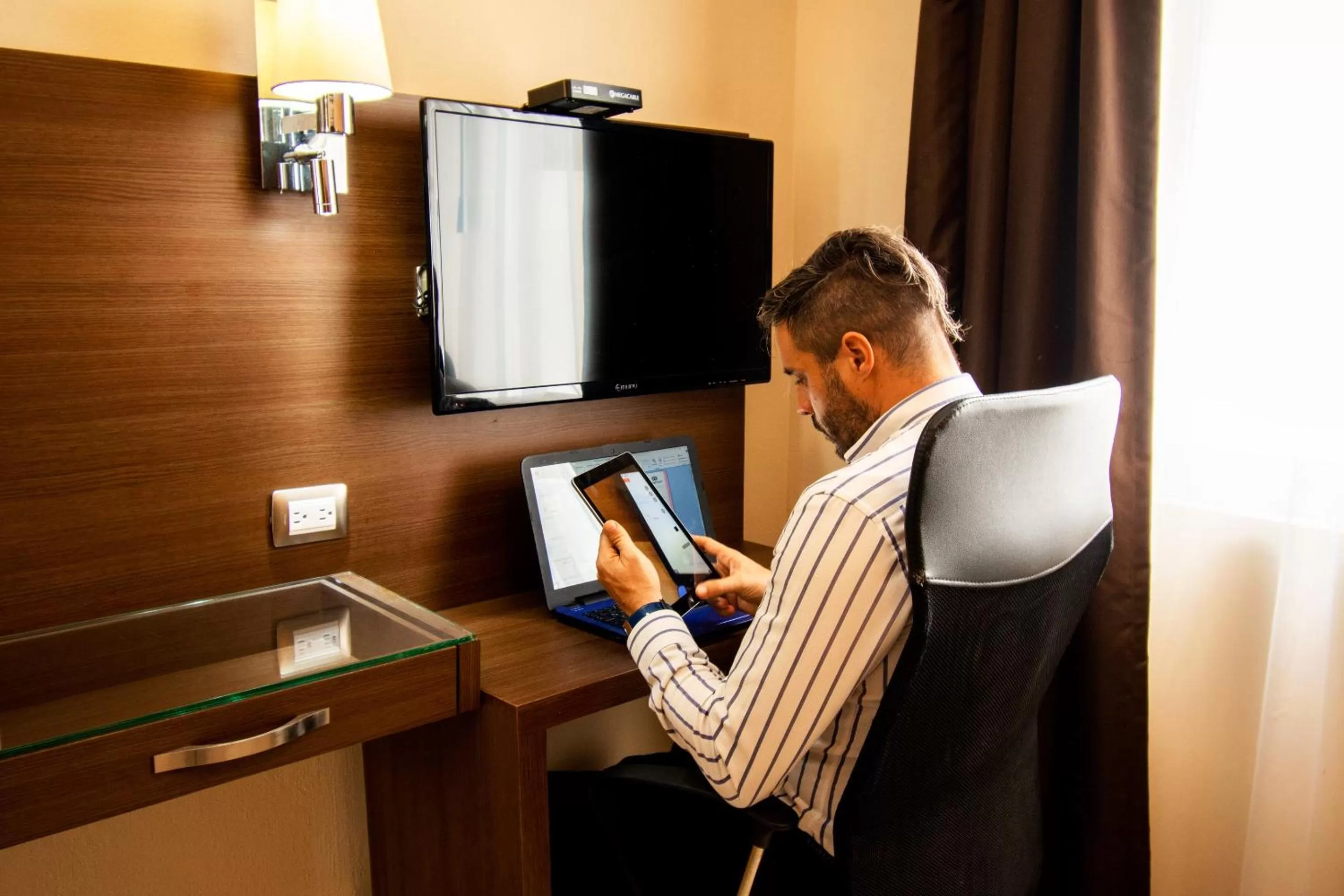 People in Hotel San Miguel, en el Centro - Desayuno Incluido