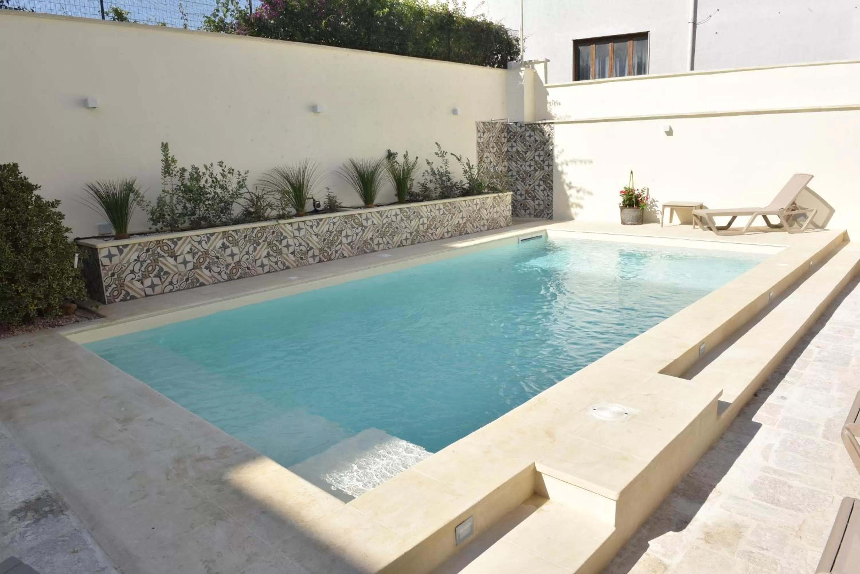 Swimming pool in Tobacco Suite