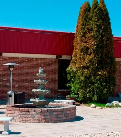 Facade/entrance in Canway Inn & Suites