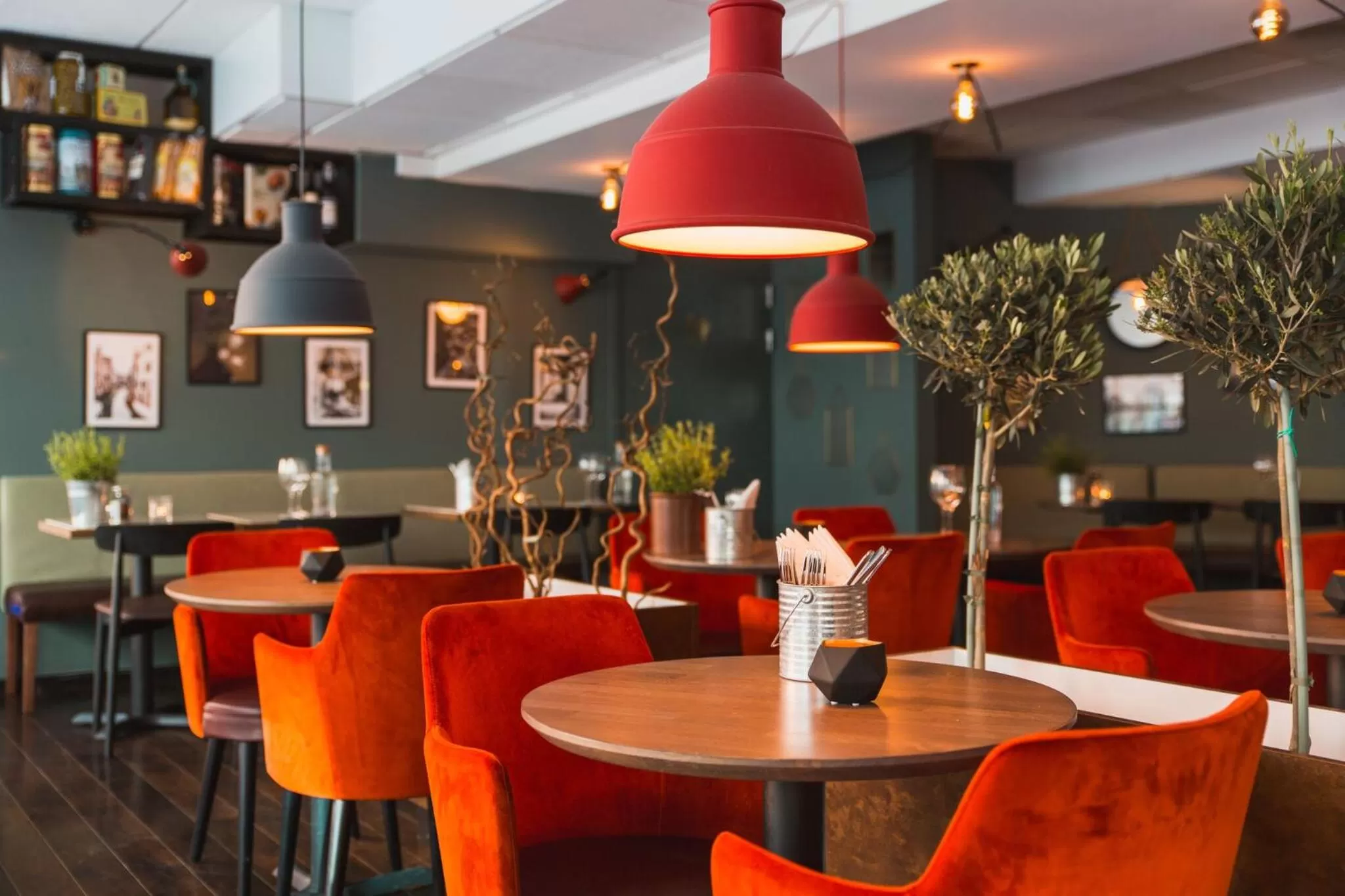 Restaurant/places to eat in Hotel Point