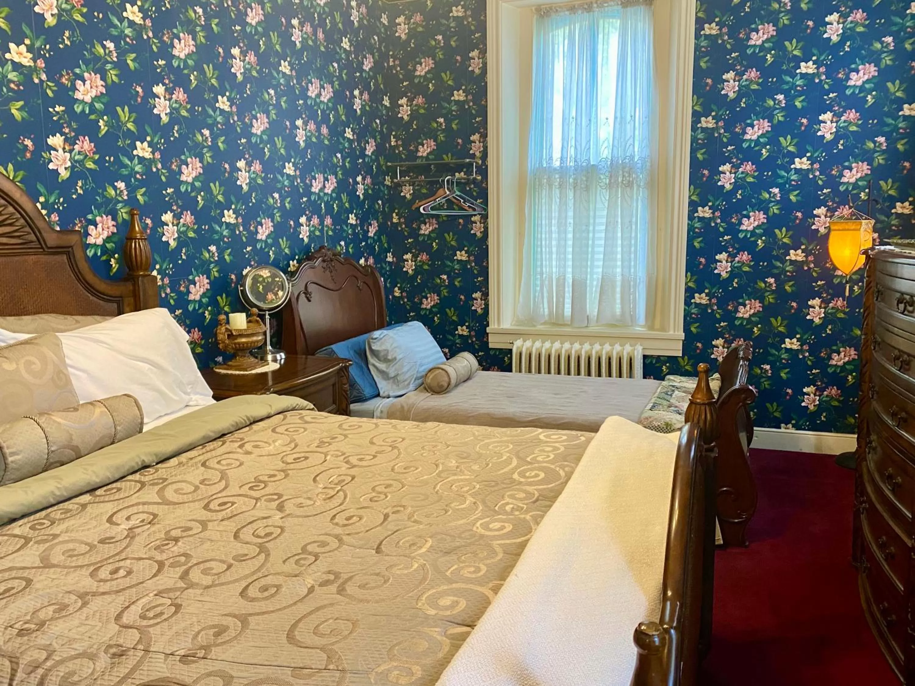 Bed in Susquehanna Manor Inn