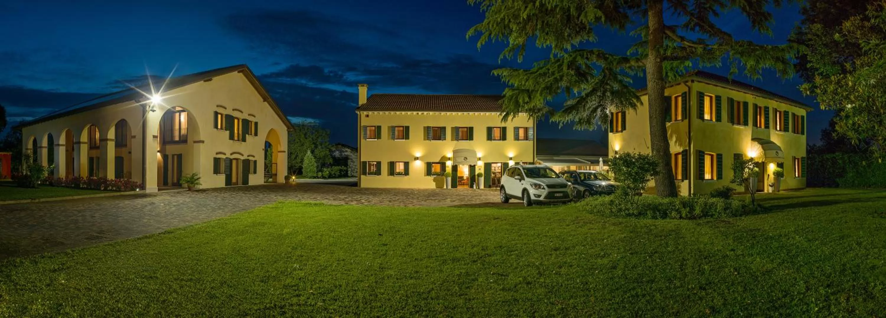 Property building in Hotel Venice Resort Airport