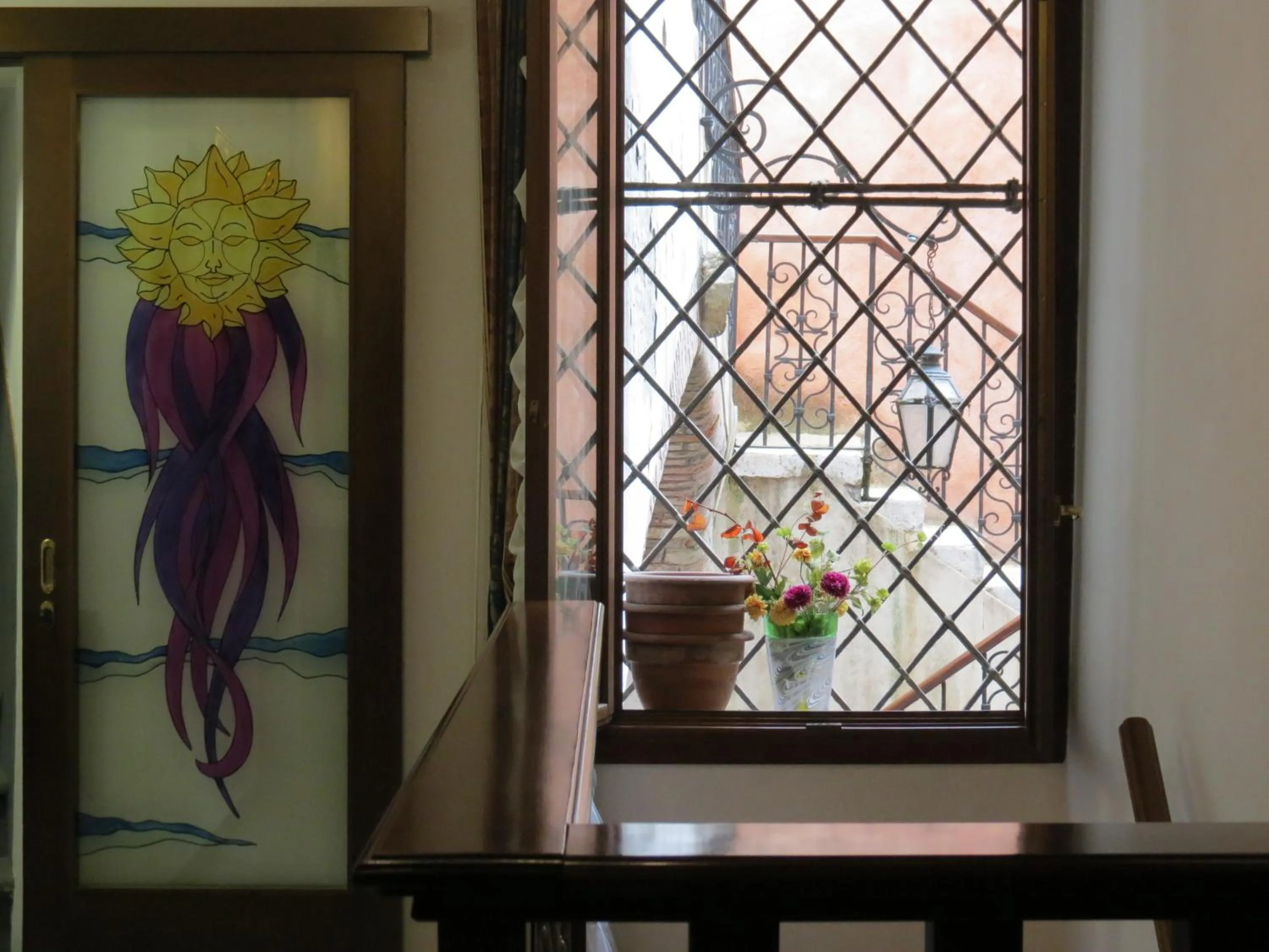 Decorative detail in Hotel Bridge