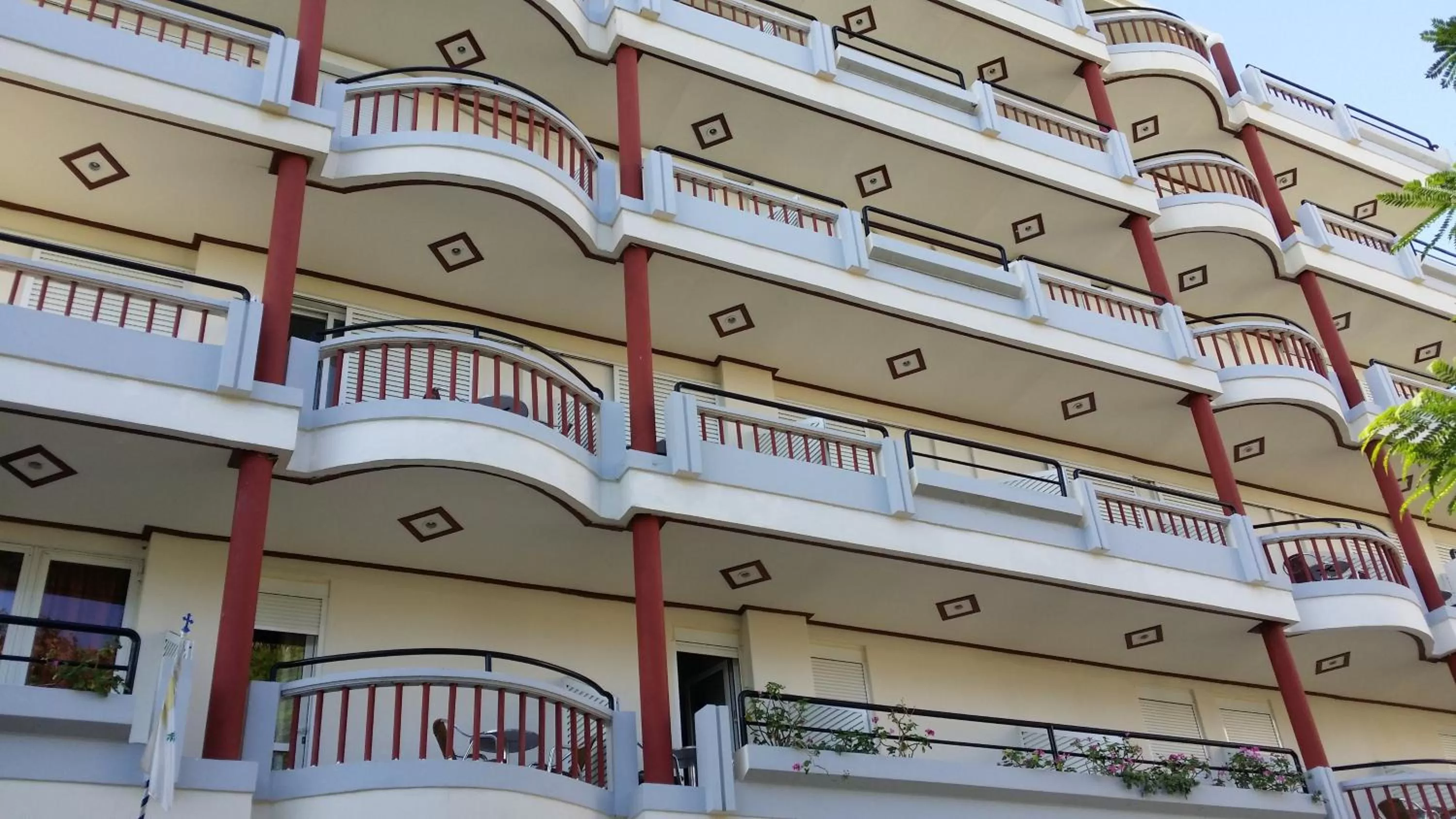 Facade/entrance in Ellinis Hotel