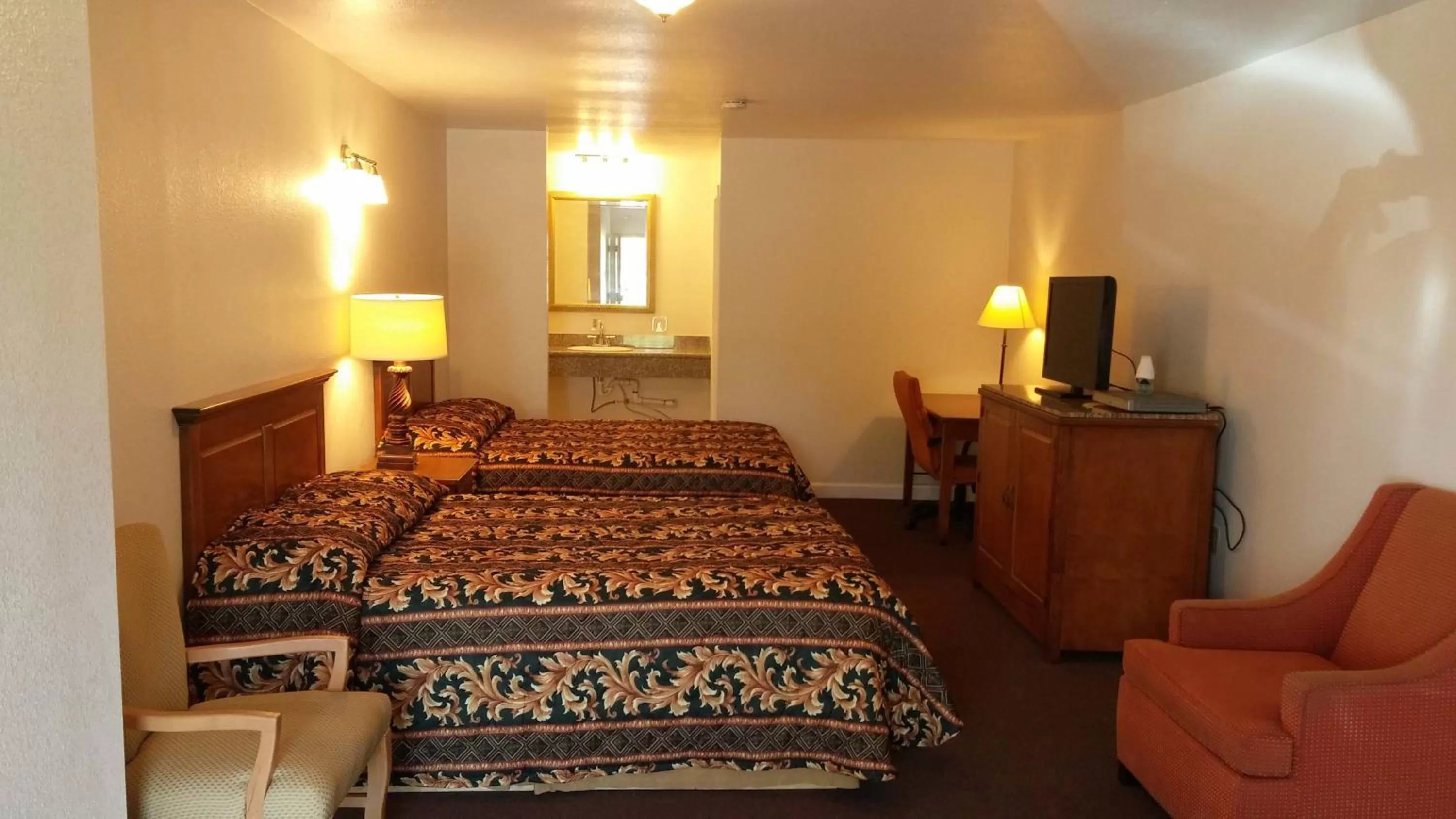 Photo of the whole room, Bed in Country Regency Inn & Suites