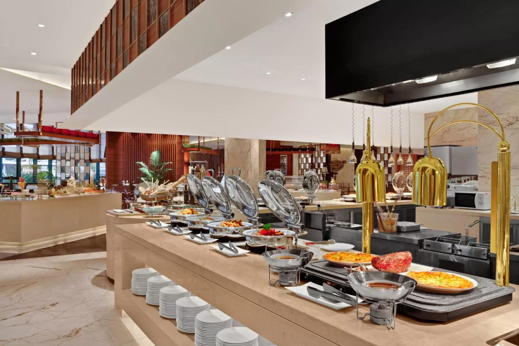 Restaurant/places to eat in Crowne Plaza Sanya City Center by IHG