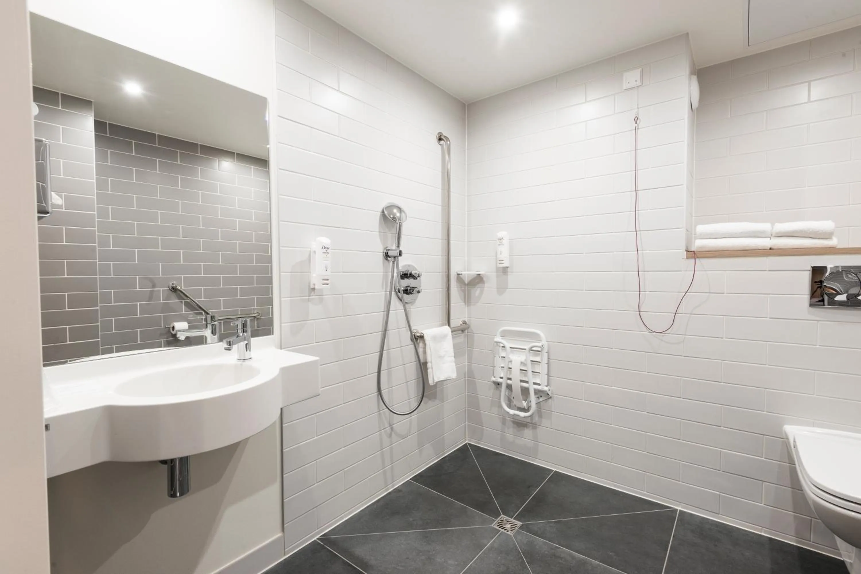 Shower in Holiday Inn Express Paris - Velizy by IHG