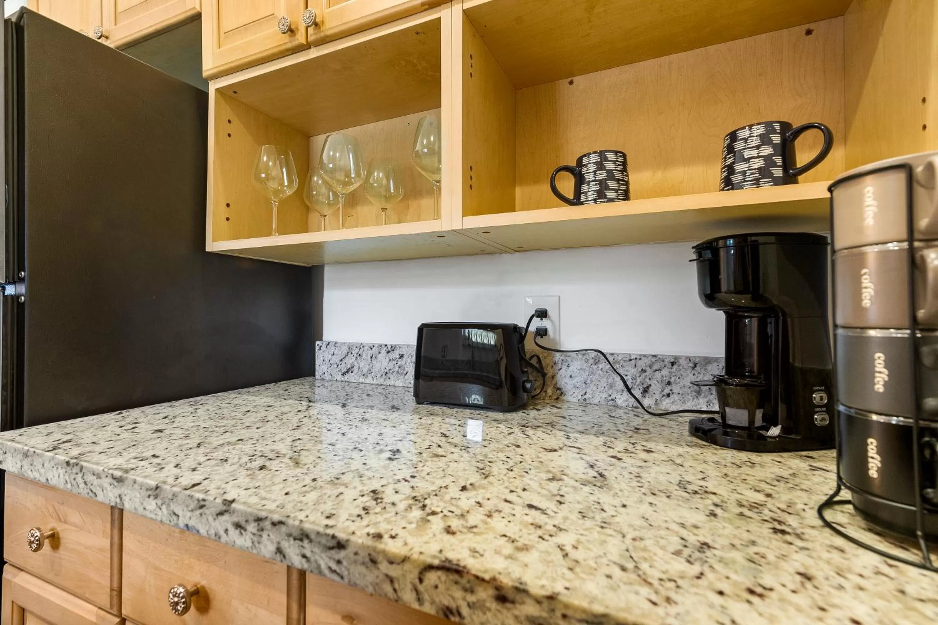 Coffee/tea facilities in CocoBay 2BR Condos Near Beach, Galleria Mall, Wilton Manors, Cruise Port