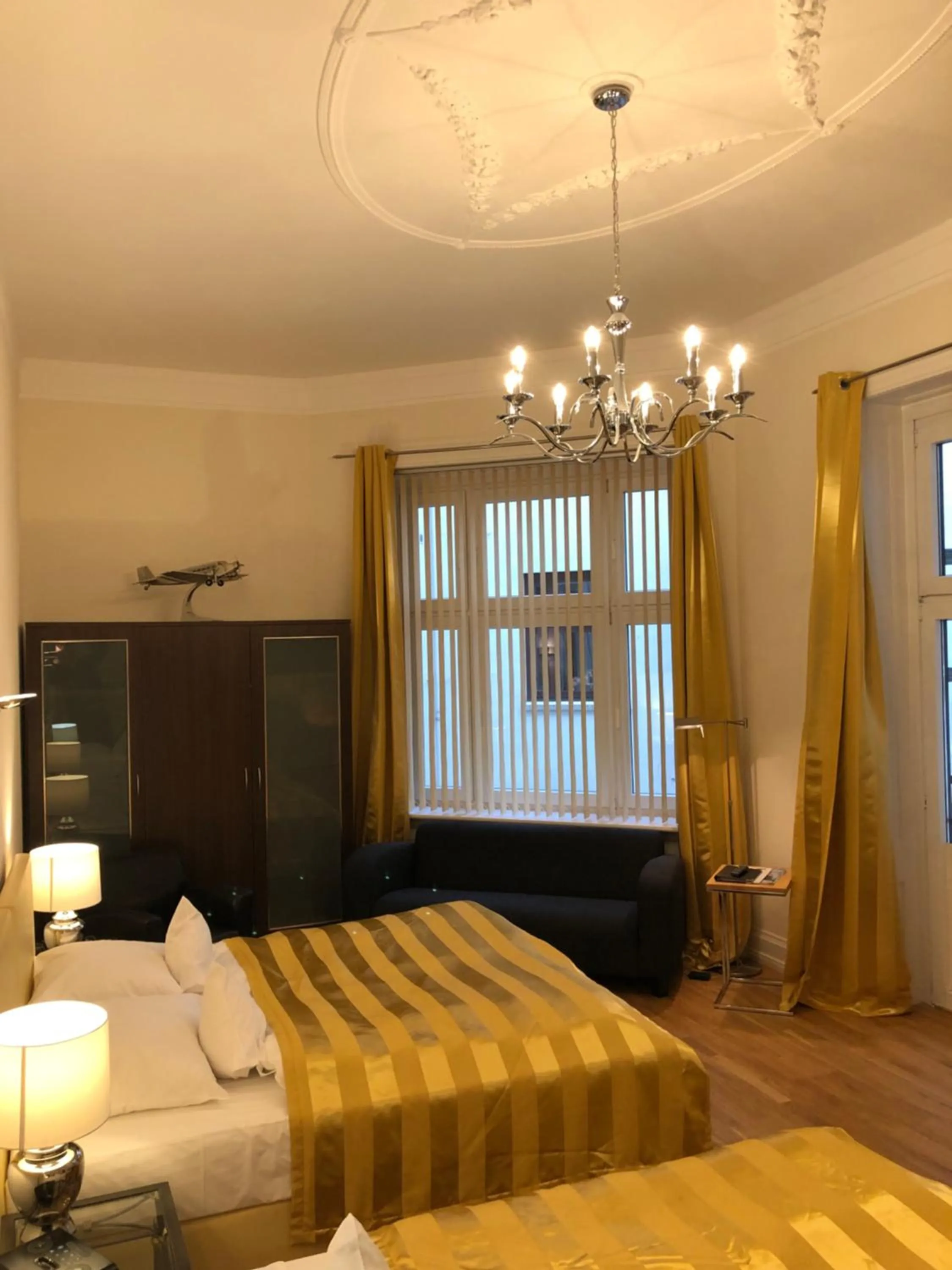 Photo of the whole room, Bed in Hotel Wagner im Dammtorpalais