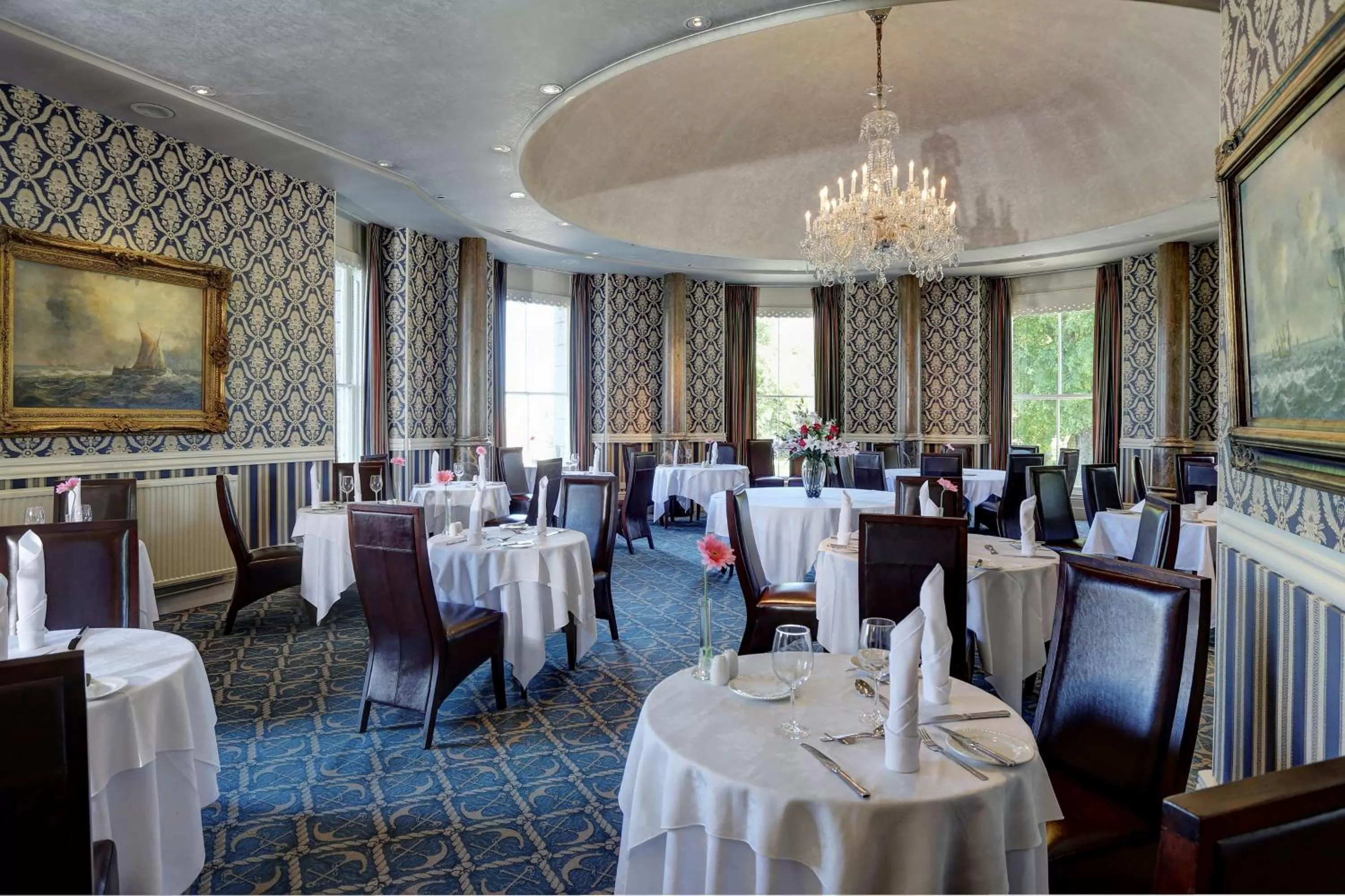 Restaurant/places to eat in Duke Of Cornwall Hotel