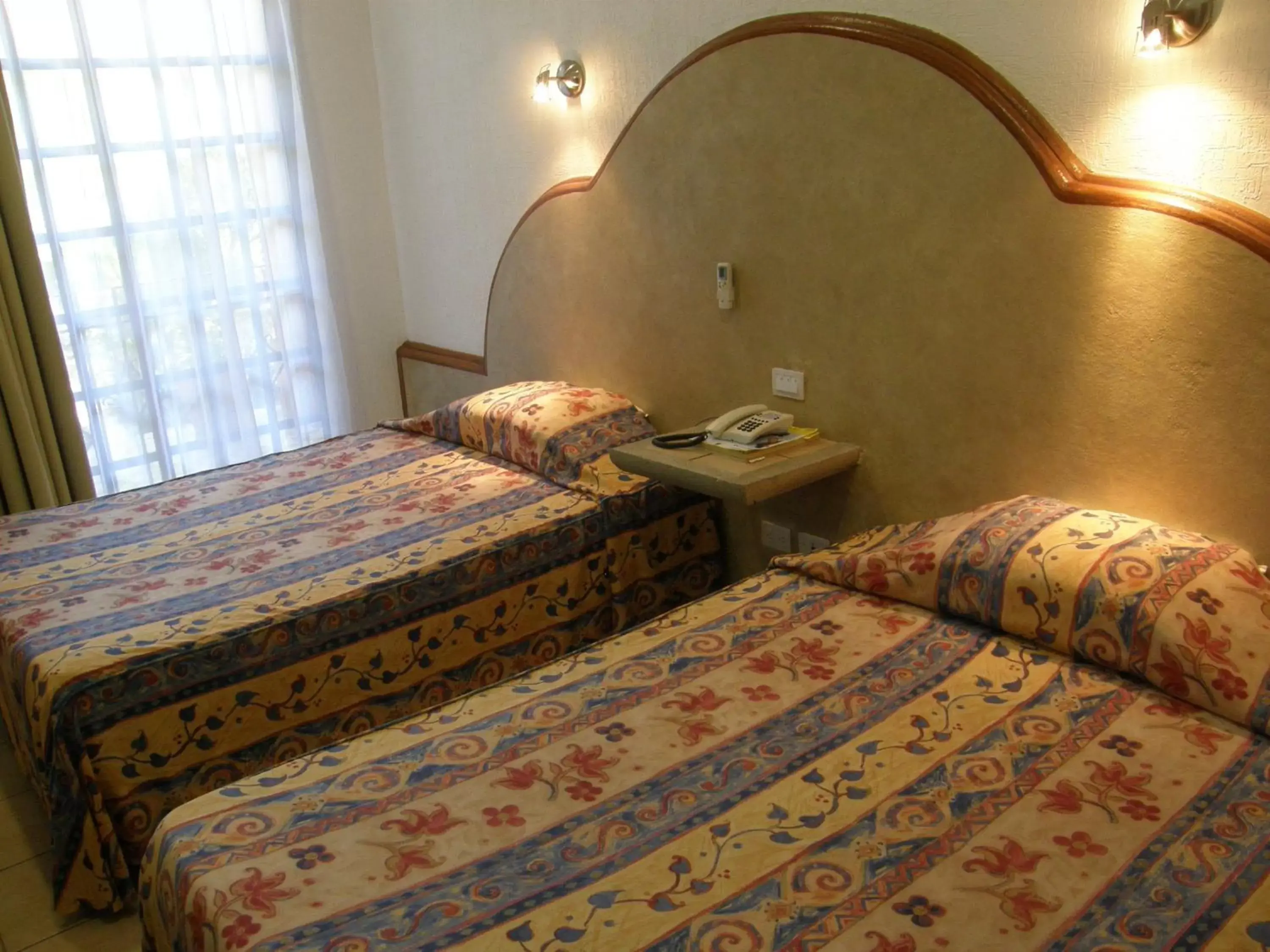 Double Room with Two Double Beds in Hotel Fenix Double Room with Two Double Beds in Hotel Fenix