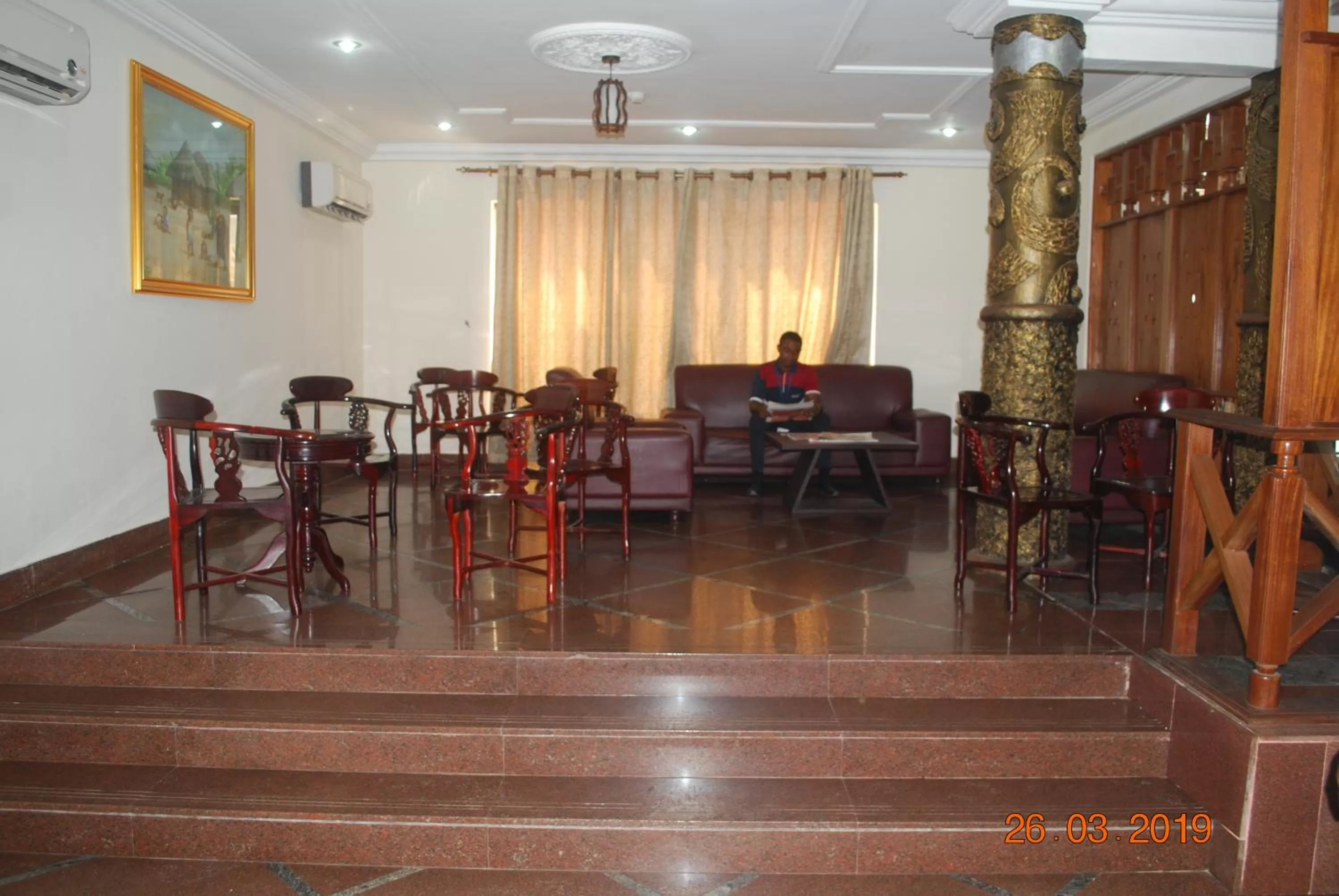 Restaurant/Places to Eat in Ampomaah Hotel