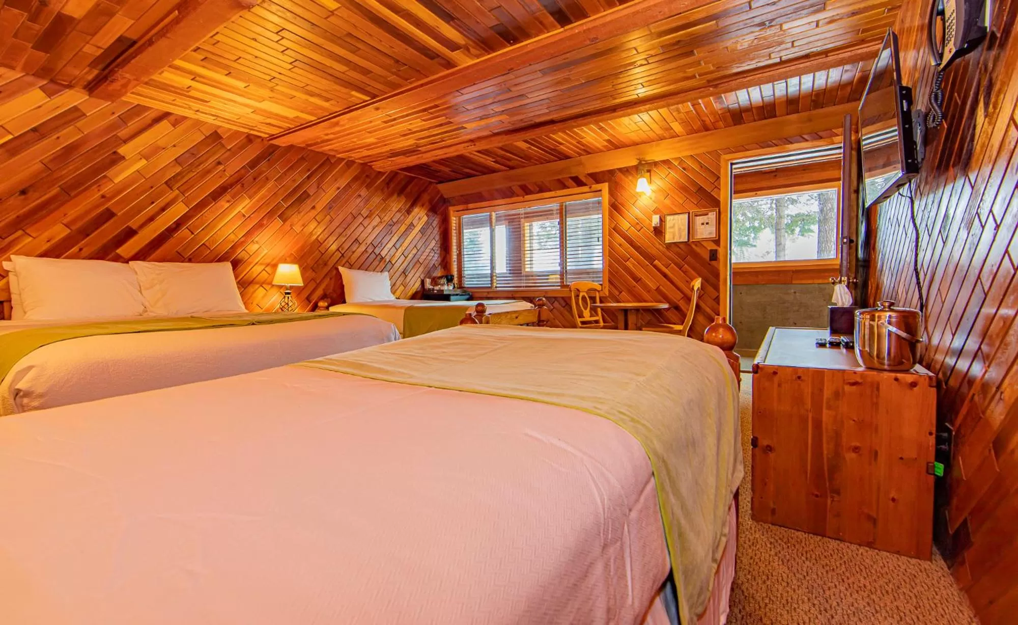 Bed in Cooper Spur Mountain Resort