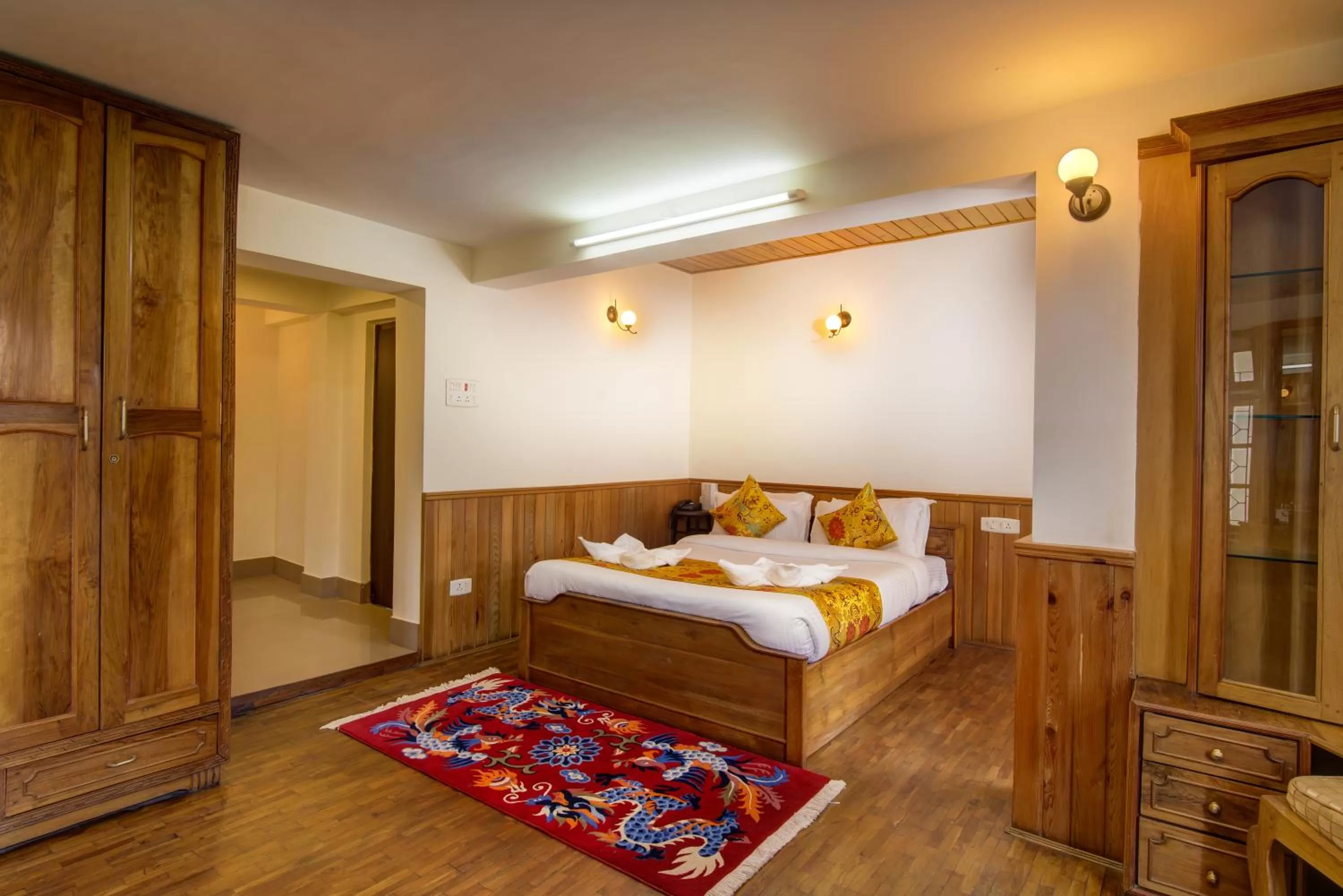 Bed in Muscatel Yavachi - 400 Mts from MG Marg