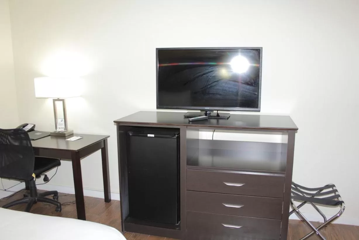 Twin Room - Disability Access in The Link Hotel on Sunrise