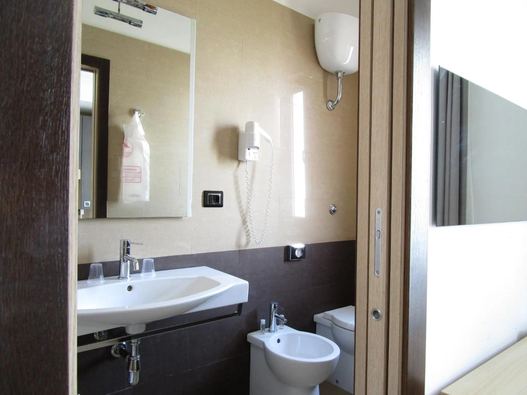 Toilet in Hotel Nelton