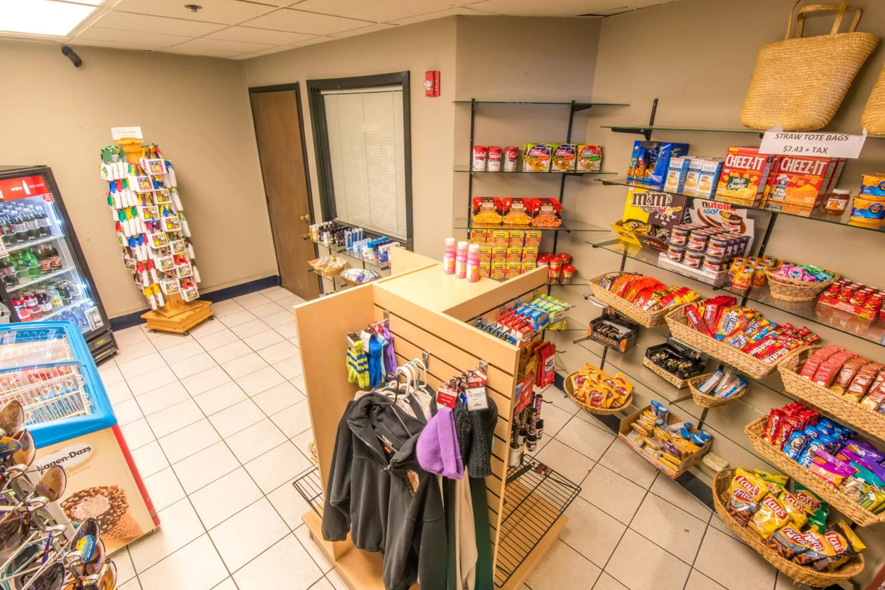 On-site shops in Grand Vista Hotel Grand Junction