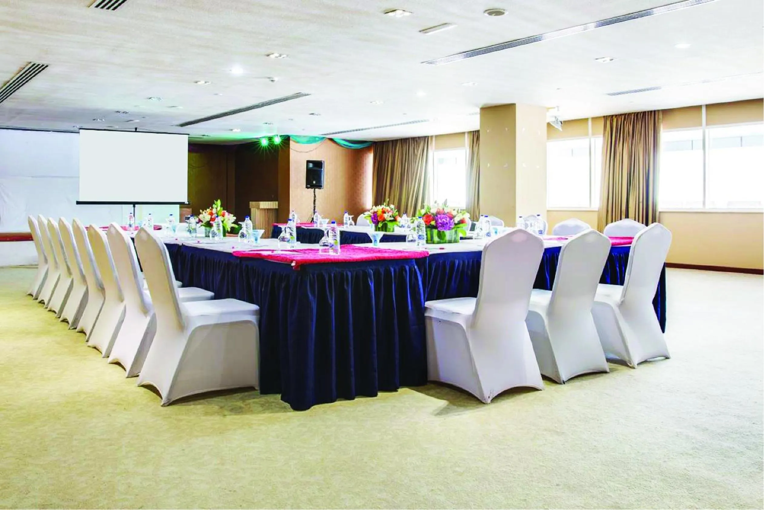 Banquet/Function facilities in Pearl Executive Hotel Apartments