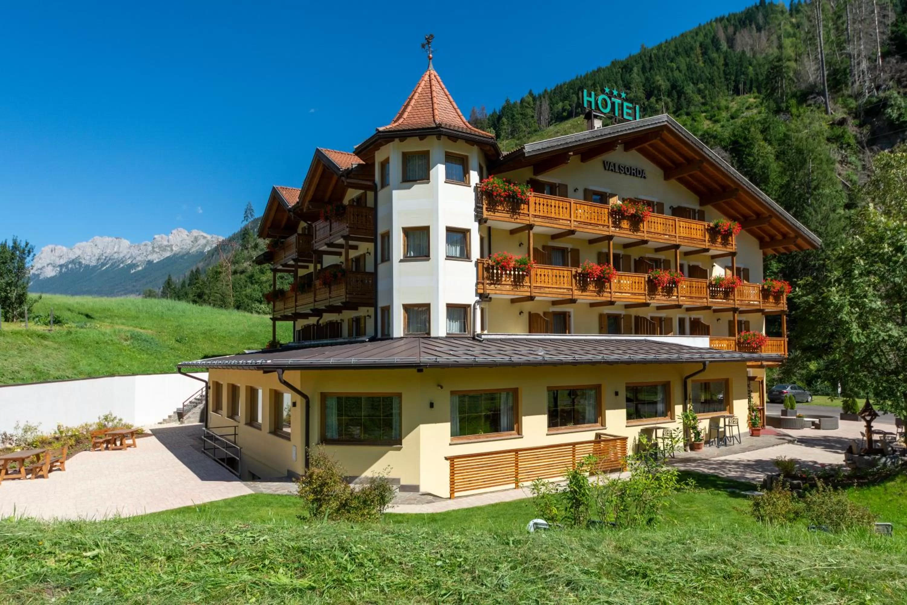 Property Building in Hotel Valsorda