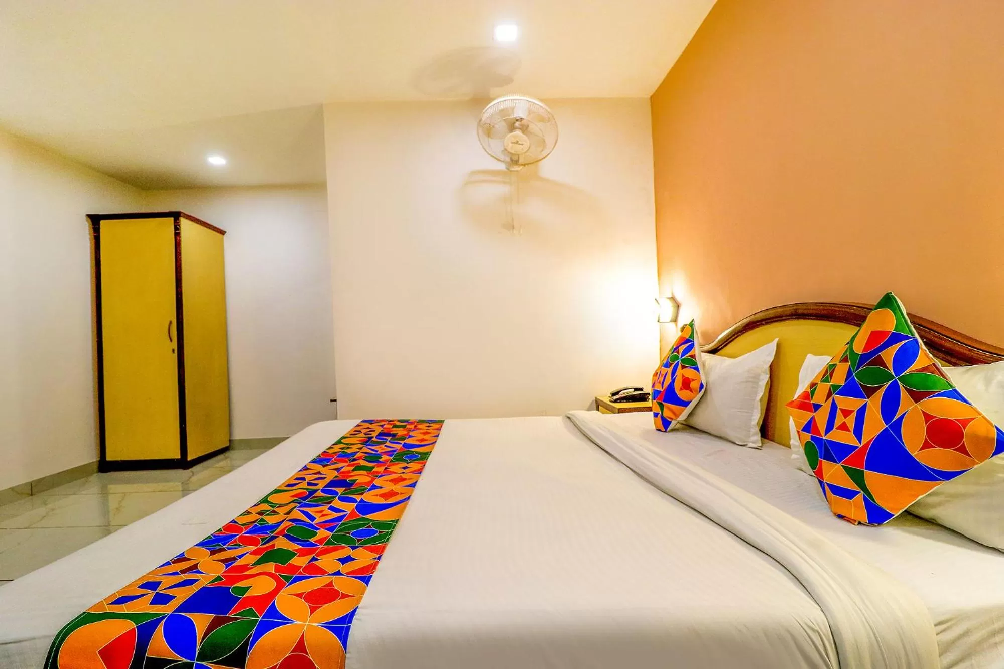 Bed in FabHotel Amritsar Residency