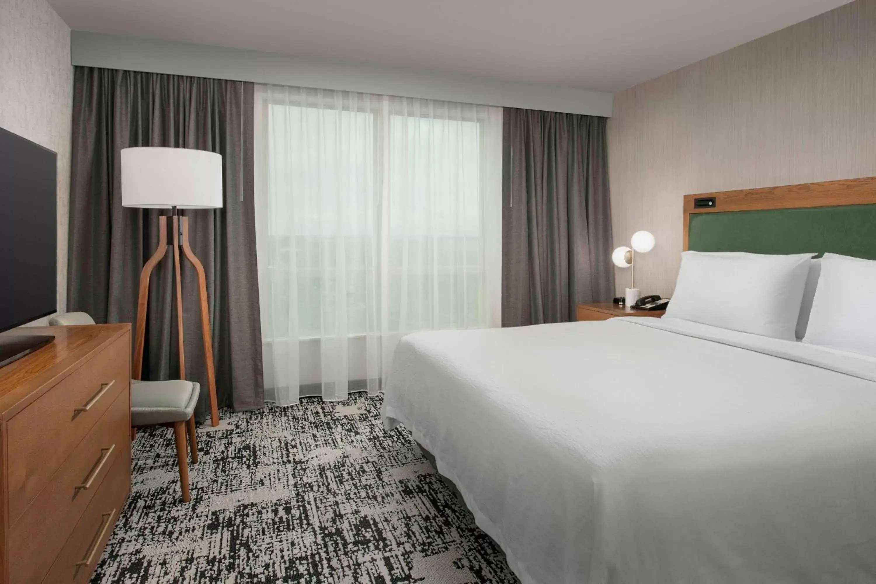 King Suite - Disability Access in Embassy Suites by Hilton Dulles North Loudoun King Suite - Disability Access in Embassy Suites by Hilton Dulles North Loudoun